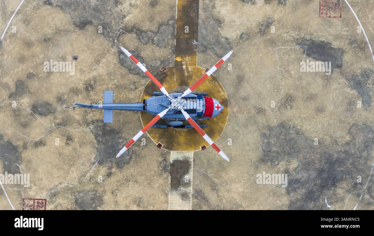 Luftaufnahme des Hubschraubers vom Roten Kreuz, Kuta Selatan, Bali, Indonesien. Stockfoto