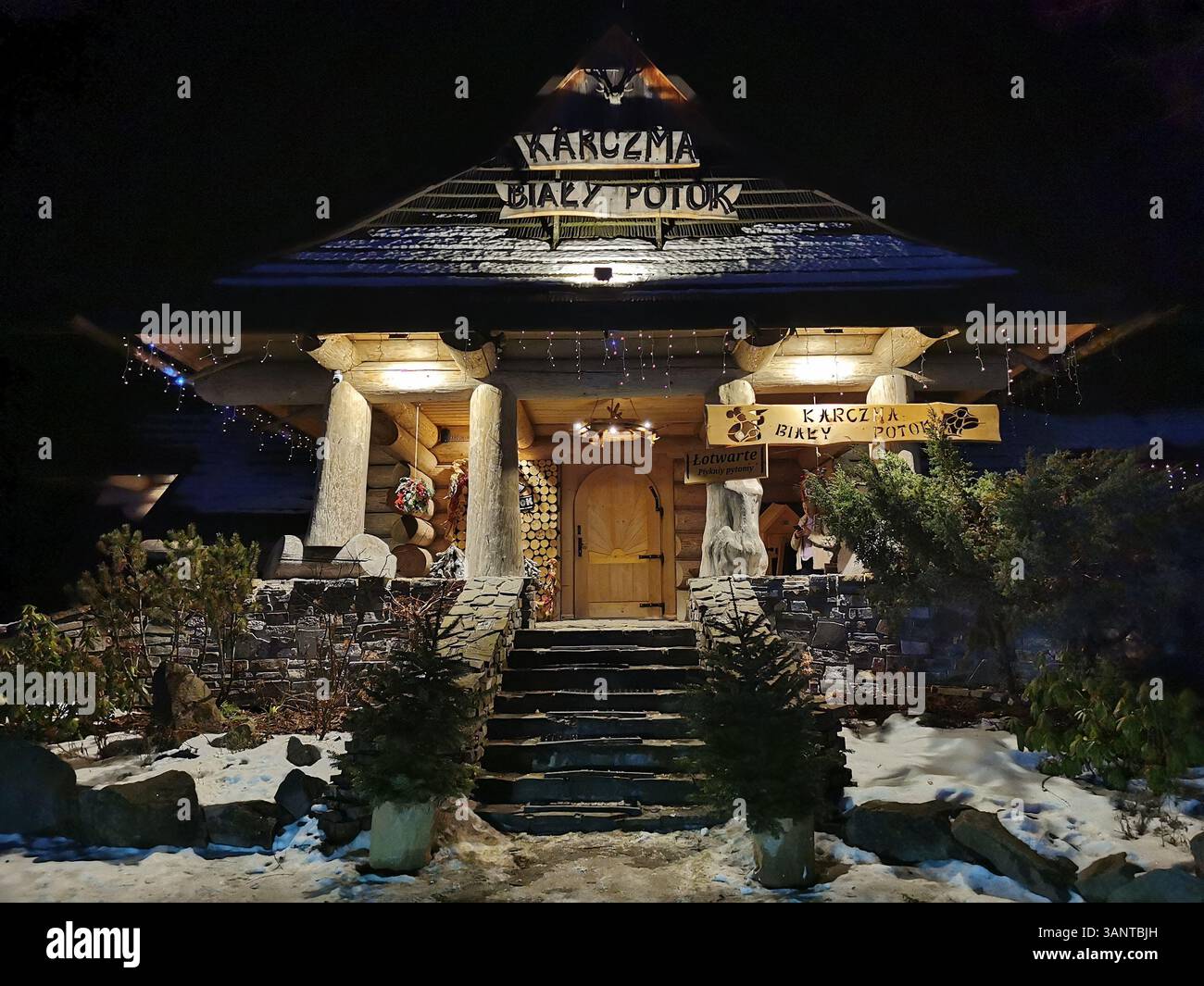 Schöne hölzerne und moderne Architektur der Region Zakopane und Kuznice in Südpolen - Smartphone-aufgenommenes Stockfoto