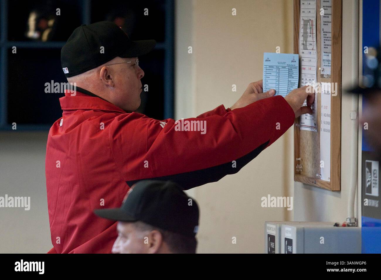 April 2011 - Milwaukee, WI. Miller Park..Houston Astros Manager Brad Mills #2..Milwaukee Brewers gewann die Houston Astros mit 4:1..Mike McGinnis / CSM(Bild: © Mike McGinnis/Cal Sport Media/ZUMAPRESS.com) Stockfoto