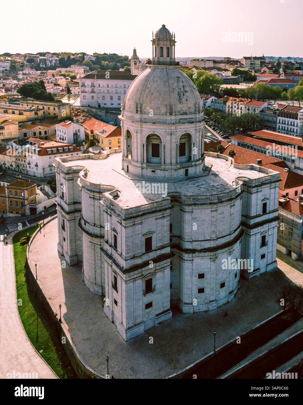 Luftaufnahme von Panteao Nacional, das Nationale Pantheon ist eine Berühmtheitsgräber in einer Kirche aus dem 17. Jahrhundert, Lissabon, Portugal. Stockfoto