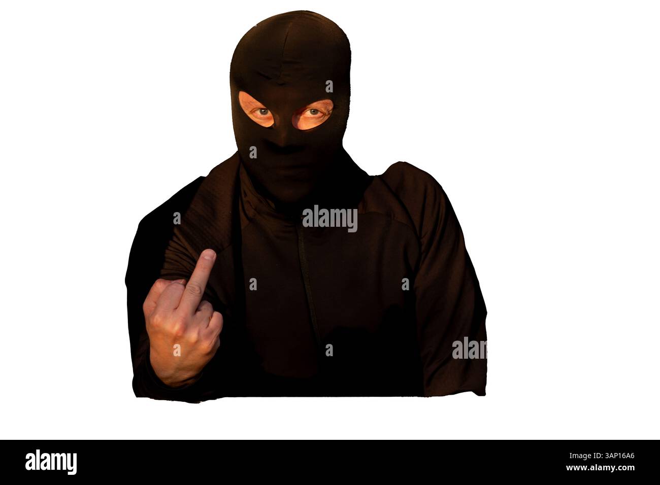 Dieb in schwarzer Kappe, der Gesicht bedeckt, erwischt beim Einbruch in das Haus, Flüchtling, Immigrant beim Einbruch Stockfoto