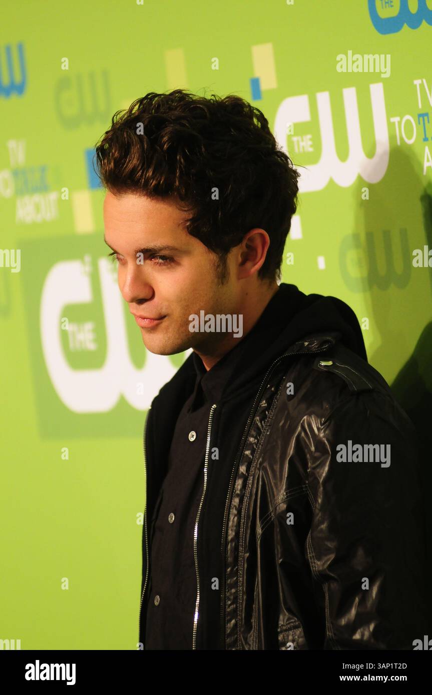 19. Mai 2011 - New York, New York, USA - brittani klein, rachel bilson, jamie King, scott Porter, kress williams, wilson bethel, natasha henstridge, Gale harold, britt robertson, Lindsy fonseca, phoebe jane tonkin, shelly henning, jessica parker kennedy, kayl;EE Defer, Sarahmichele gellar, tristan Wilds, maggie q, shane West, tyra Banks, nina dobrev, ian Sommerhalder, paul wesley, thomas dekker, annalynne mccord, shanae grimes, mario lopez..cw im Vorfeld.05/18/11 Foto von Ken babolcsay xxxxx xxxxx. (Bild: © Ken Babolocsay/Globe Photos/ZUMAPRESS.com) Stockfoto