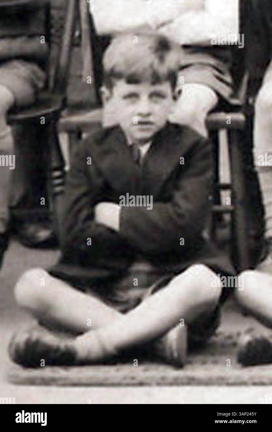 25. Mai 2011 - Liverpool, Merseyside, Vereinigtes Königreich - DATEIFOTO - drei Jahre nach dem Vorfall entschuldigte sich RINGO STARR bei Liverpool, dass er 2008 in einem berüchtigten Interview mit Jonathan Ross seinen Geburtsort zerstört hatte. Starr sagte in einem Interview mit BBC, dass es „nichts, was er verpasst habe“ über Liverpool gäbe, was wütende Fans dazu veranlasste, Starr über den Kommentar zu jagen und ein Denkmal für die Beatles vor einem Bahnhof in Liverpool auszulösen. „Ich entschuldige mich bei den Menschen (die beleidigt waren), solange sie in Liverpool leben und nicht draußen“, sagte Starr. Einige haben Ringos Entschuldigung akzeptiert Stockfoto