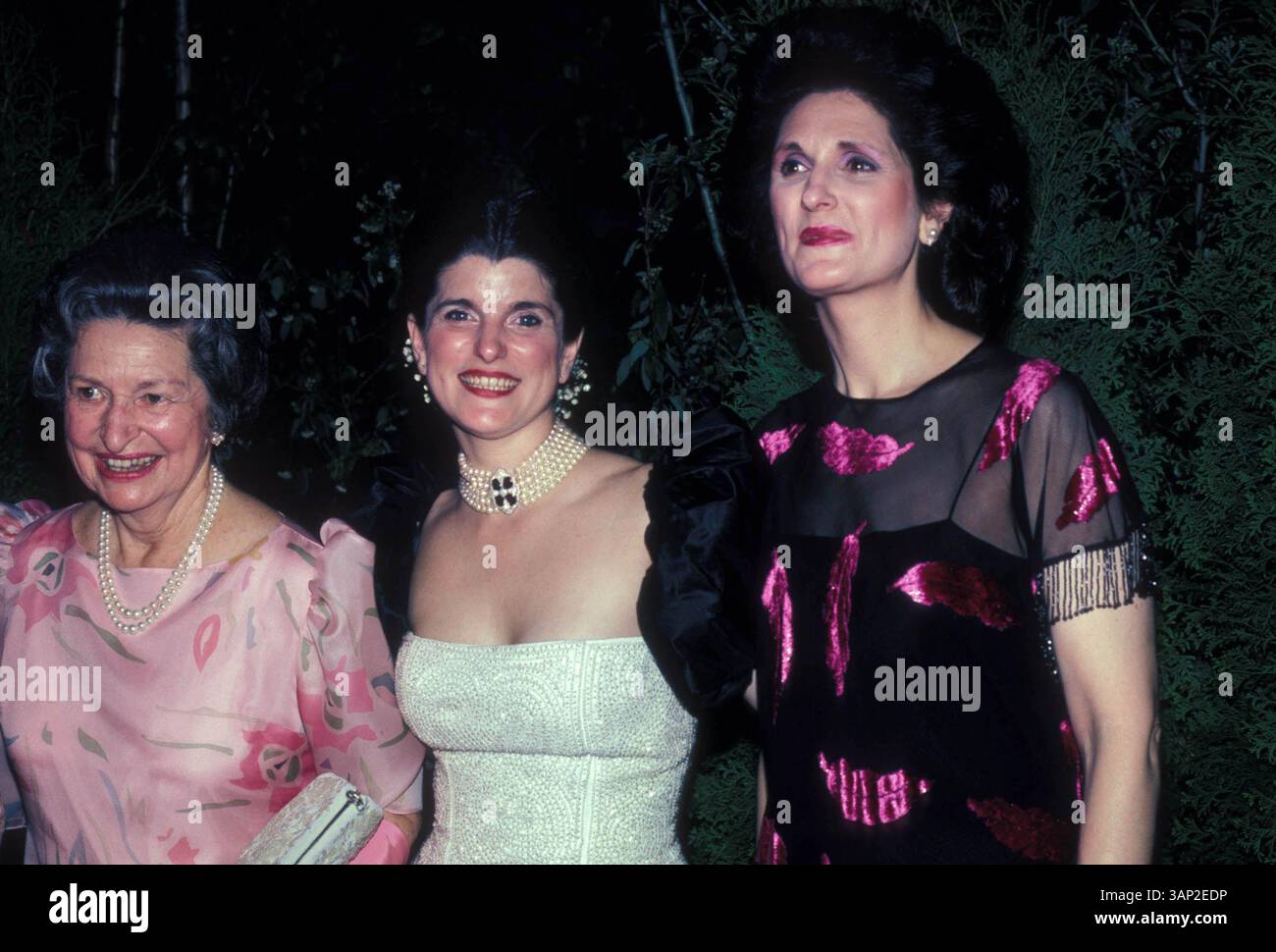 Juli 2007 - LADYBIRDJOHNSONRETRO. LADY BIRD JOHNSON MIT DEN TÖCHTERN LUCI BAINES UND LYNDA BIRD JOHNSON.F1052.1985. FOTOS (Foto: © Globe Photos/ZUMAPRESS.com) Stockfoto