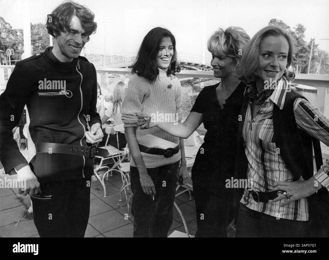 28. DEZEMBER 2004: SUSAN SONTAG MIT LAURENT TERZIEFF GUNNEL LINDBLOM UND GENEVIEVE SEITE ZUM FILM BROTHER CARL 06-08-1970. PRESSENS Bild-(Bild: © Globe Photos/ZUMAPRESS.com) Stockfoto