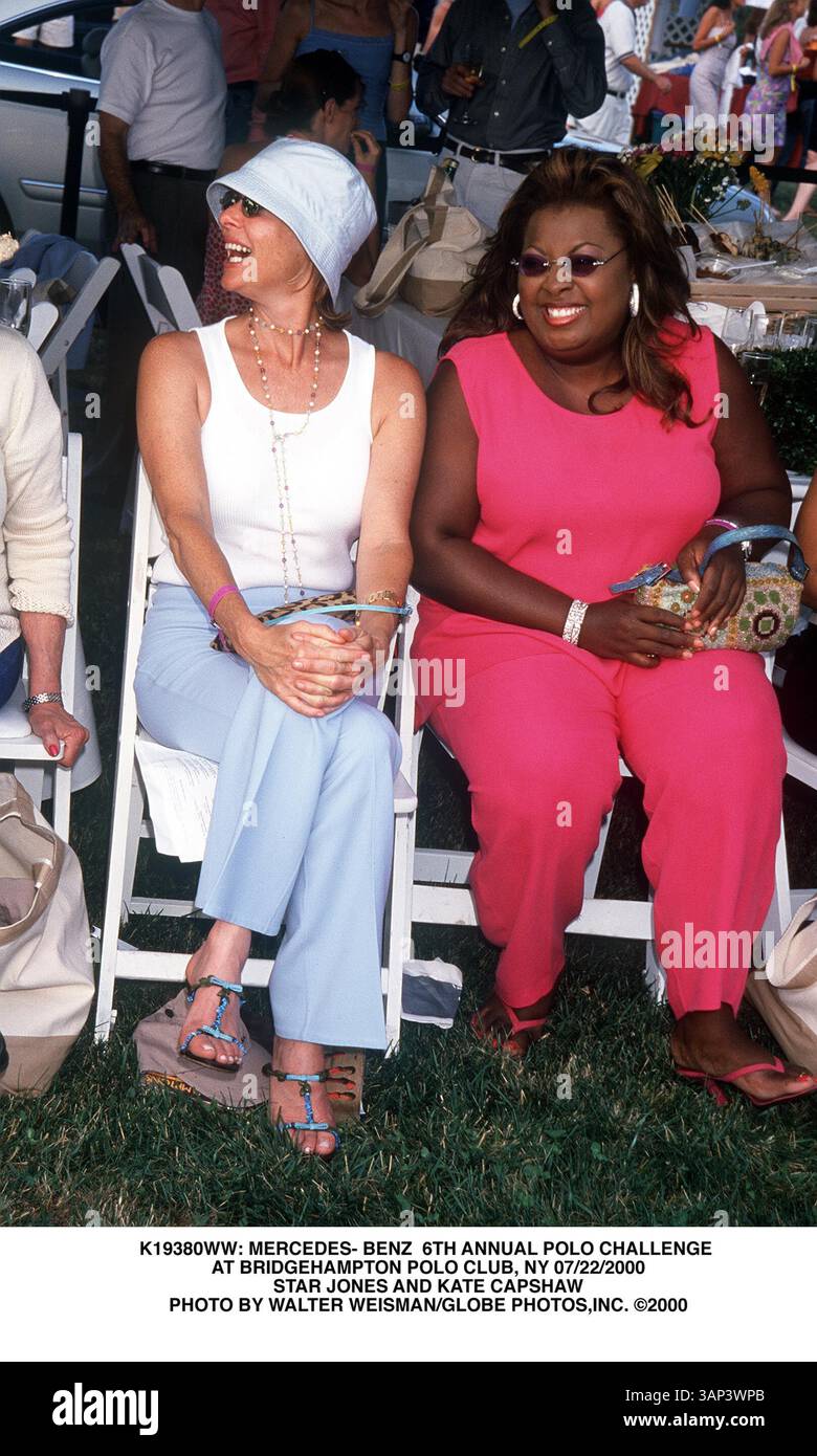 JANUAR 2011 - K19380WW: MERCEDES-BENZ 6. JÄHRLICHE POLO-CHALLENGE. IM BRIDGEHAMPTON POLO CLUB, NY 22.07.2000. STAR JONES UND KATE CAPSHAW. WALTER WEISMAN/ 2000(Bild: © Globe Photos/ZUMAPRESS.com) Stockfoto