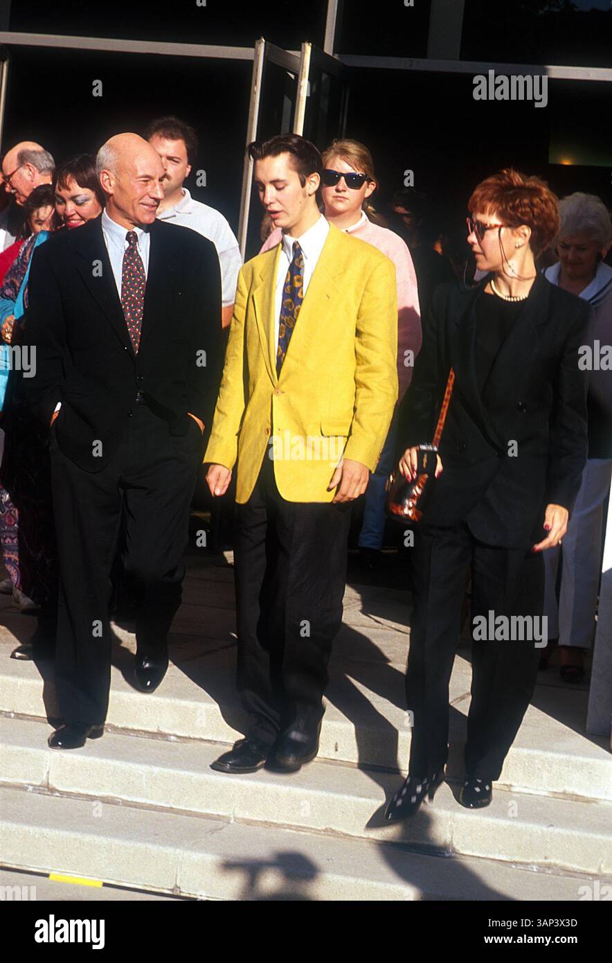 JANUAR 2011 - L2211. BEKANNT AUS DER TV-SHOW „STAR TREK: THE NEXT GENERATION“. PATRICK STEWART MIT WIL WHEATON. LISA ROSE/(Bild: © Globe Photos/ZUMAPRESS.com) Stockfoto