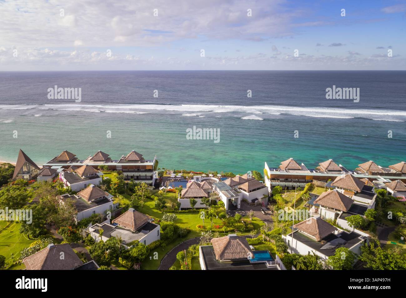 KUTA SELATAN, BALI - 6. JULI 2018: Aus der Nähe des luxuriösen Samabe Bali Suites and Villas Resort, Bali. Stockfoto