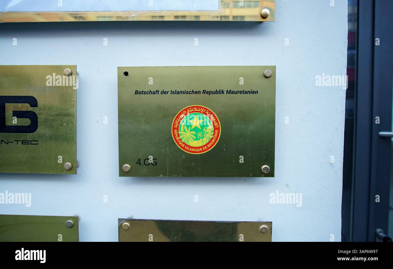 Zeichen der Botschaft der Islamischen Republik Mauretanien in Berlin. Stockfoto