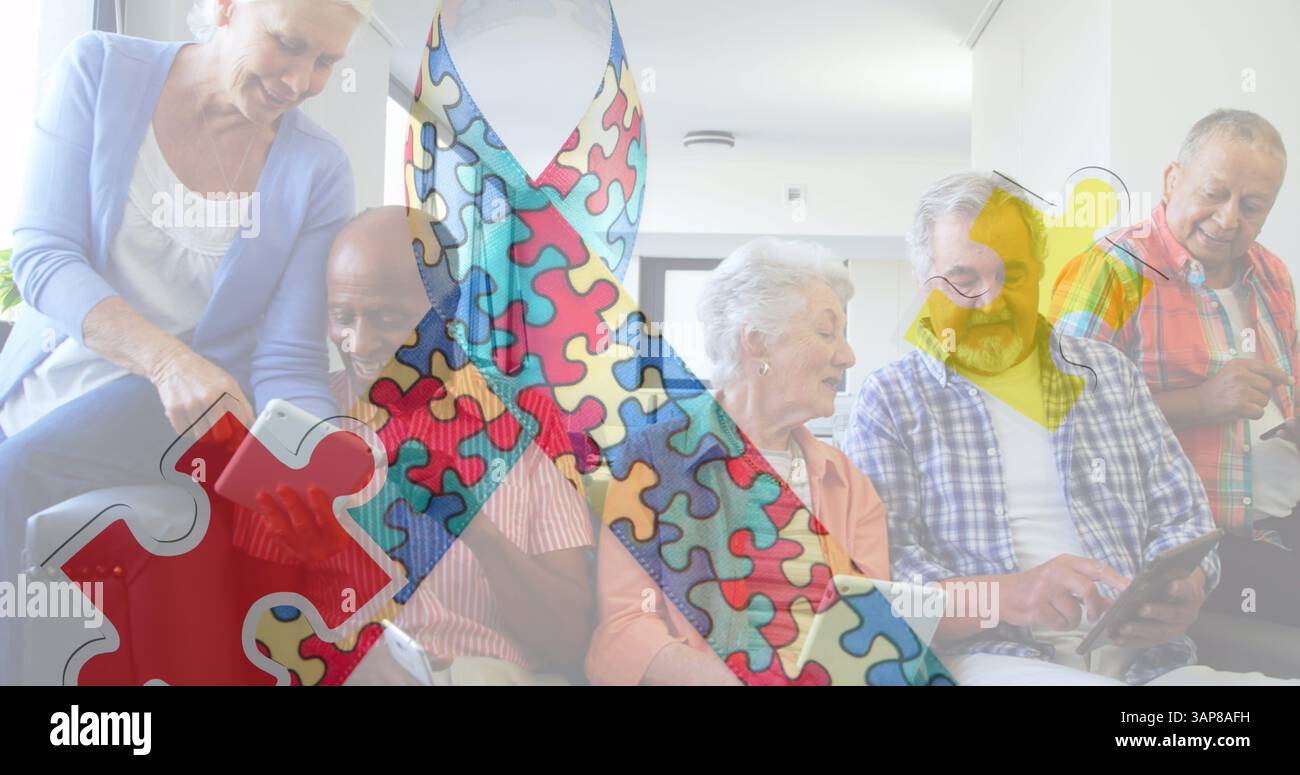 Bild eines bunten Puzzleteils über älteren Freunden mit Tablets Stockfoto