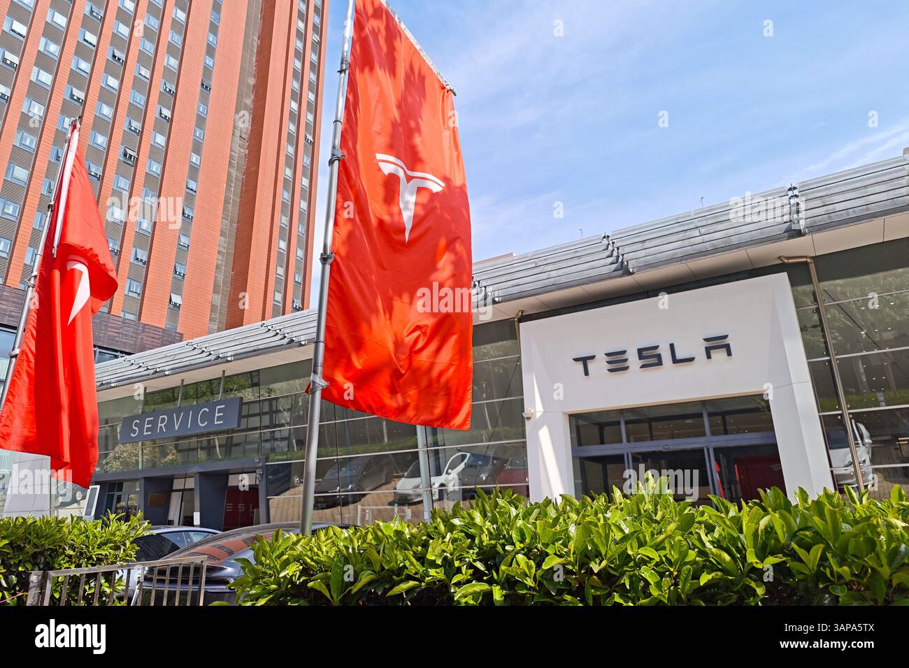 SHANGHAI, CHINA - 16. APRIL 2025 - das Tesla Center in der Nähe der Zhongshan North Road, Putuo District, Shanghai, China am 16. April 2025. (Foto: CFOTO/SIPA USA) Stockfoto