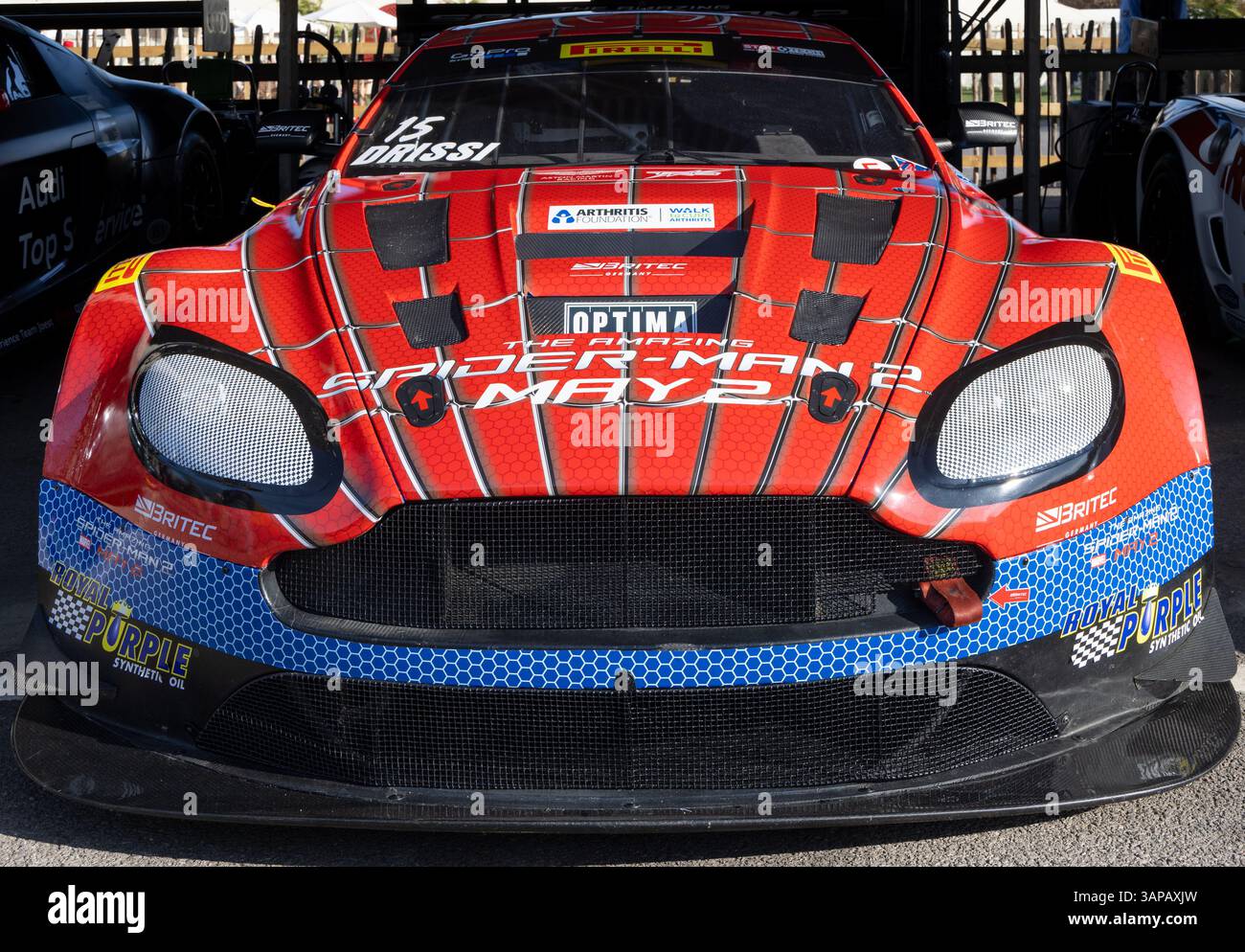 2014 Aston MartinV12 Vantage GT3 in IT's Spiderman 2 Livery beim Goodwood 82nd Members Meeting in Sussex, Großbritannien. Stockfoto