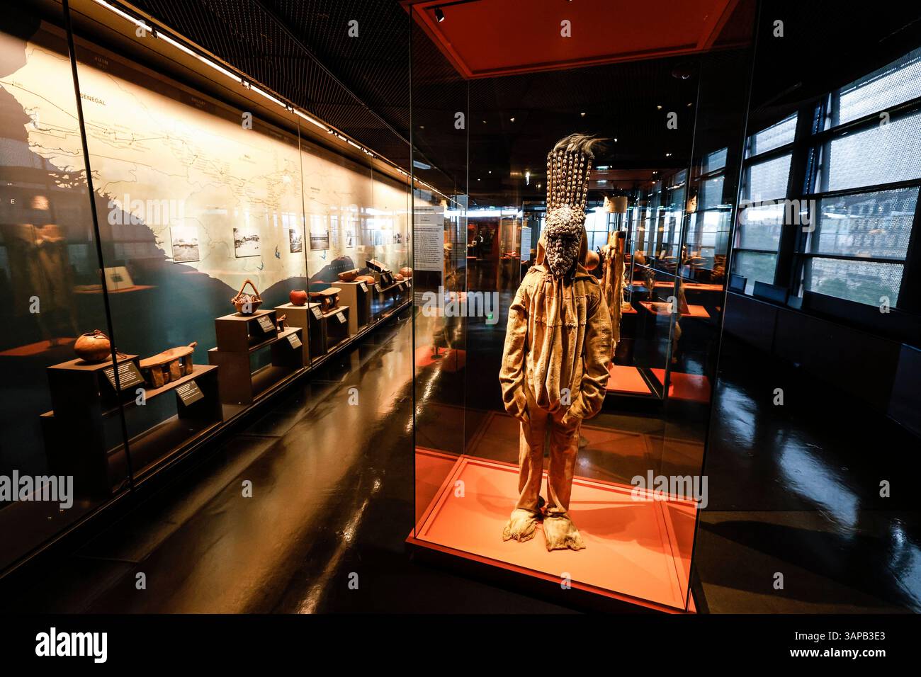 DAKAR DJIBOUTI GEGENUNTERSUCHUNG AUSSTELLUNG IM QUAI BRANLY MUSEUM PARIS Stockfoto