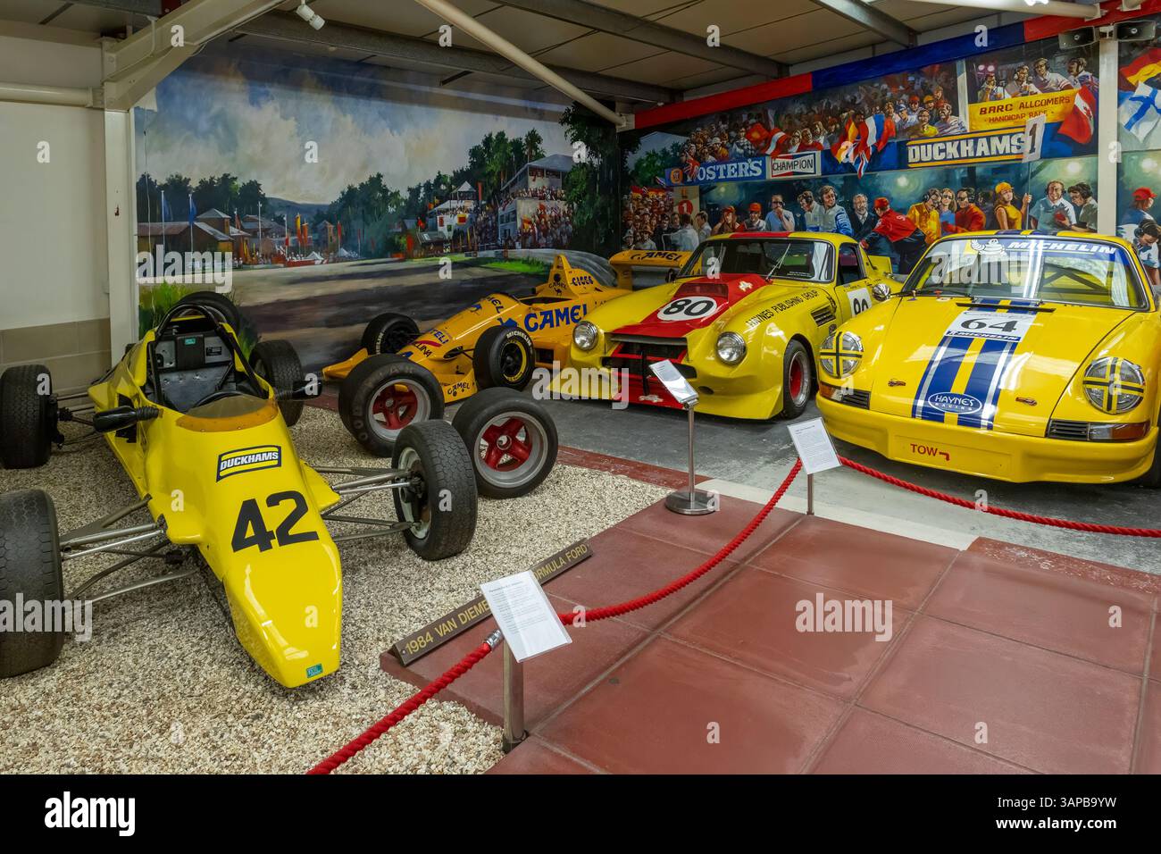 The Hall of Motorsport im Haynes Motor Museum, Yeovil, Somerset, Großbritannien. Stockfoto