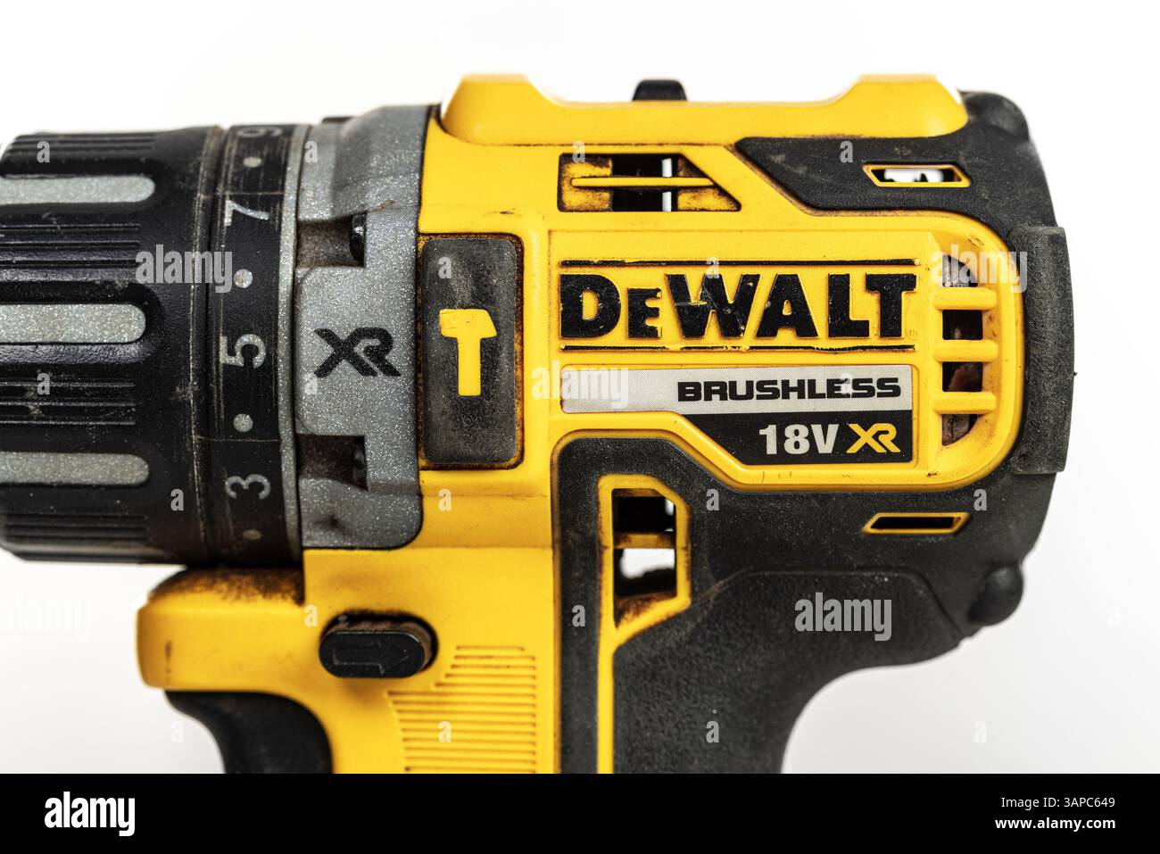 Bürstenloser 18-V-xr-Bohrer von DeWalt mit Hammereinstellung und Drehzahlregelung Stockfoto