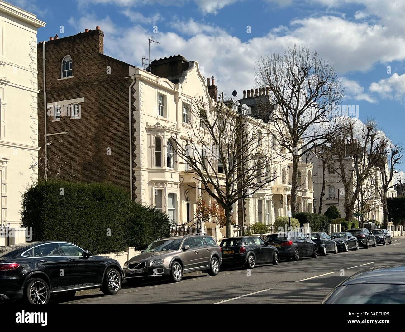 Historische Häuser in Maida Vale, Nord-London, Südostengland, Großbritannien - Smartphone-aufgenommenes Stockfoto