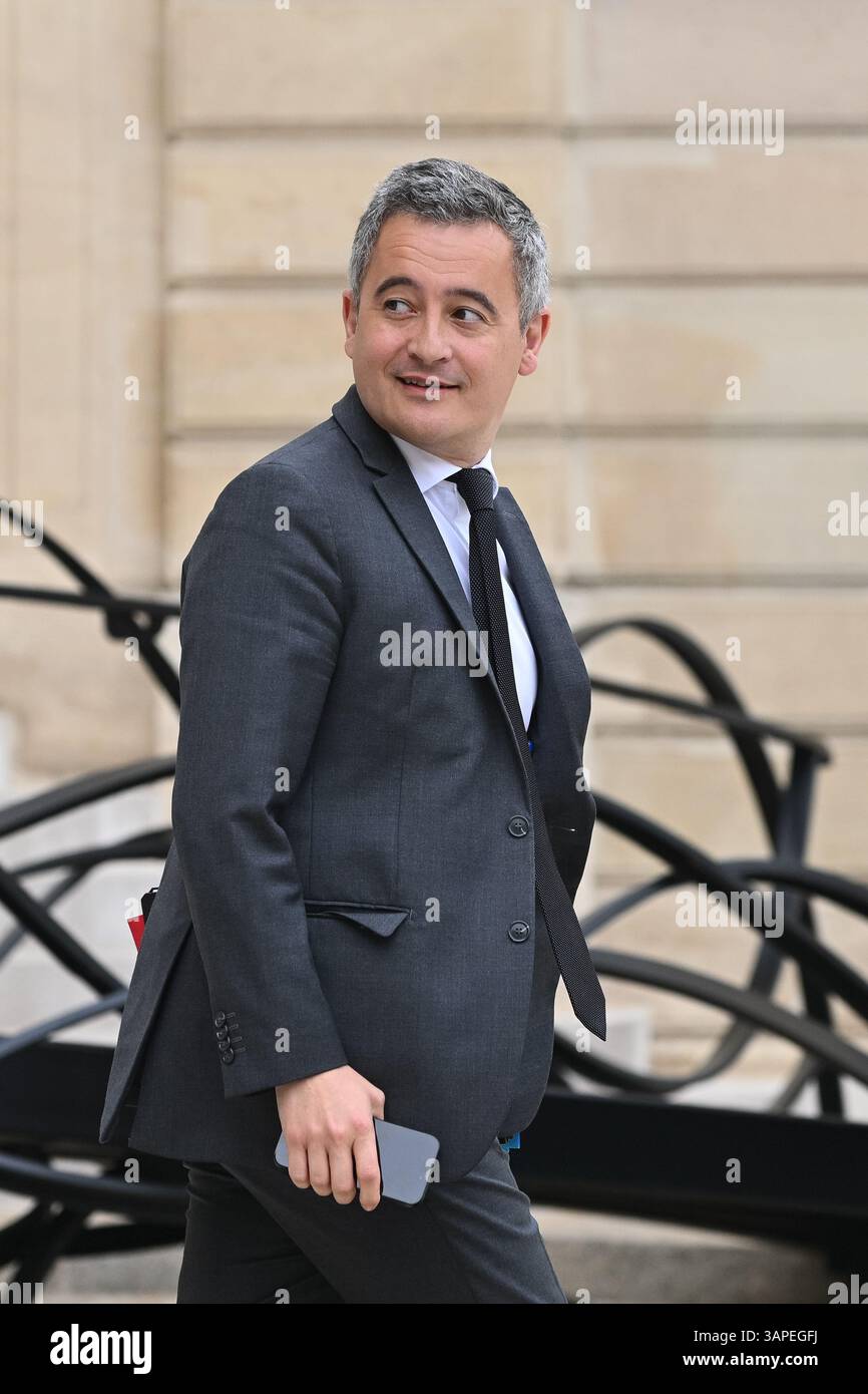 Paris, Frankreich. April 2025. Le Ministre de la Justice et Garde des Sceaux, Gerald Darmanin en sortie du Conseil des Ministre du 16 Avril 2025 - 16/04/2025 - France/Ile-de-France/Paris - Julien Mattia/Le Pictorium/Justizminister und Siegelbewahrer Gerald Darmanin, verlassen den Ministerrat am 16. April 2025 - 16/04/2025 - France/Ile-de-France (Region)/Paris - Julien Mattia/Le PORUM/Le Ile-Live News Stockfoto