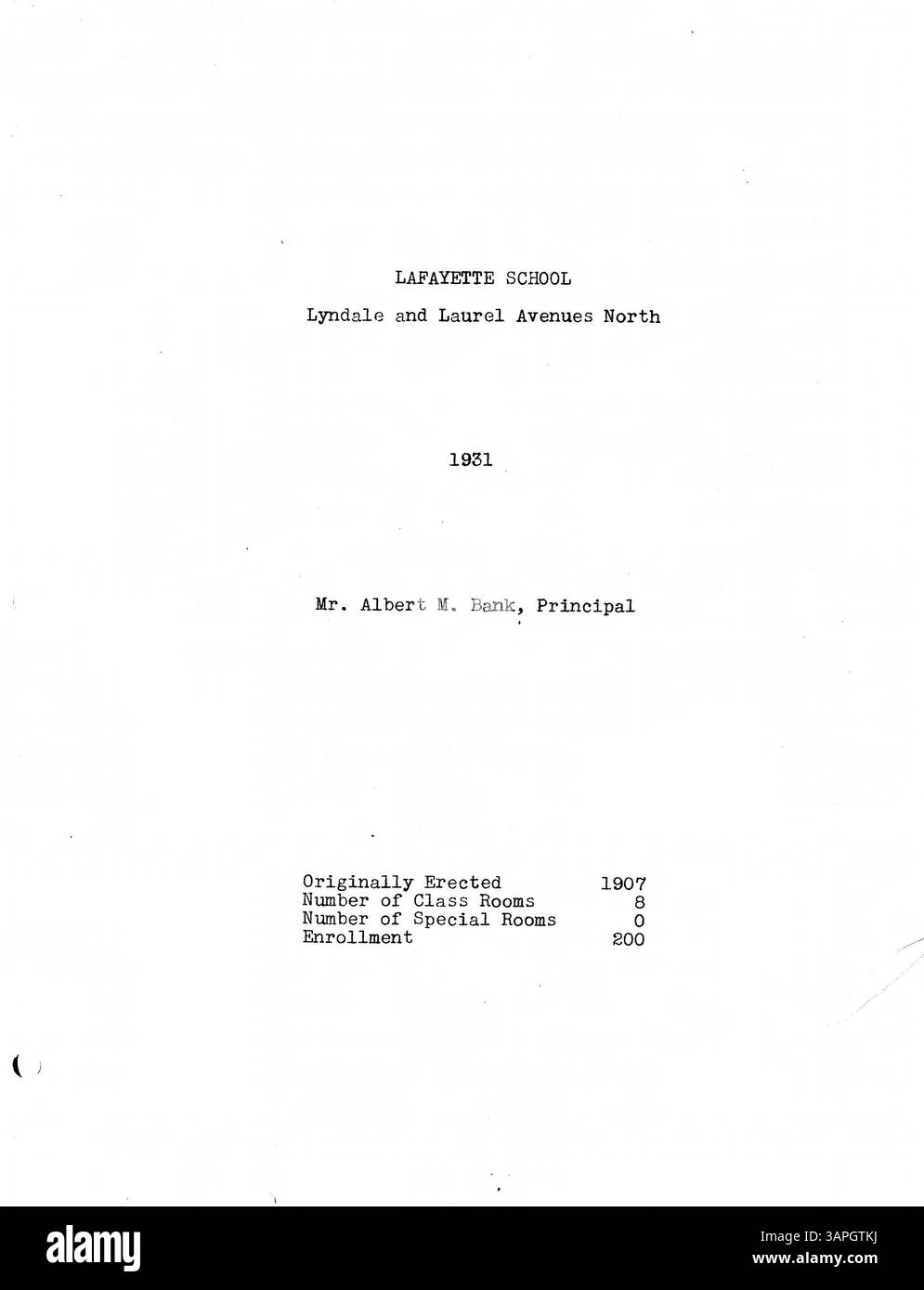 Der Fire Protection Engineering Report für Minneapolis Public Schools vom 23. Februar 1933 enthält Informationen zu den Ergebnissen der Inspektionen, einschließlich Berichte über die Brandschutzversicherung, Gebäudegeschichte, Schulpläne und Fotos für jedes Gebäude. Es umfasst auch den Bau von vier neuen Schulen nach 1931: Folwell, Ramsey, Sheridan und Miller Vocational, mit Innenfotos im Anhang. Stockfoto