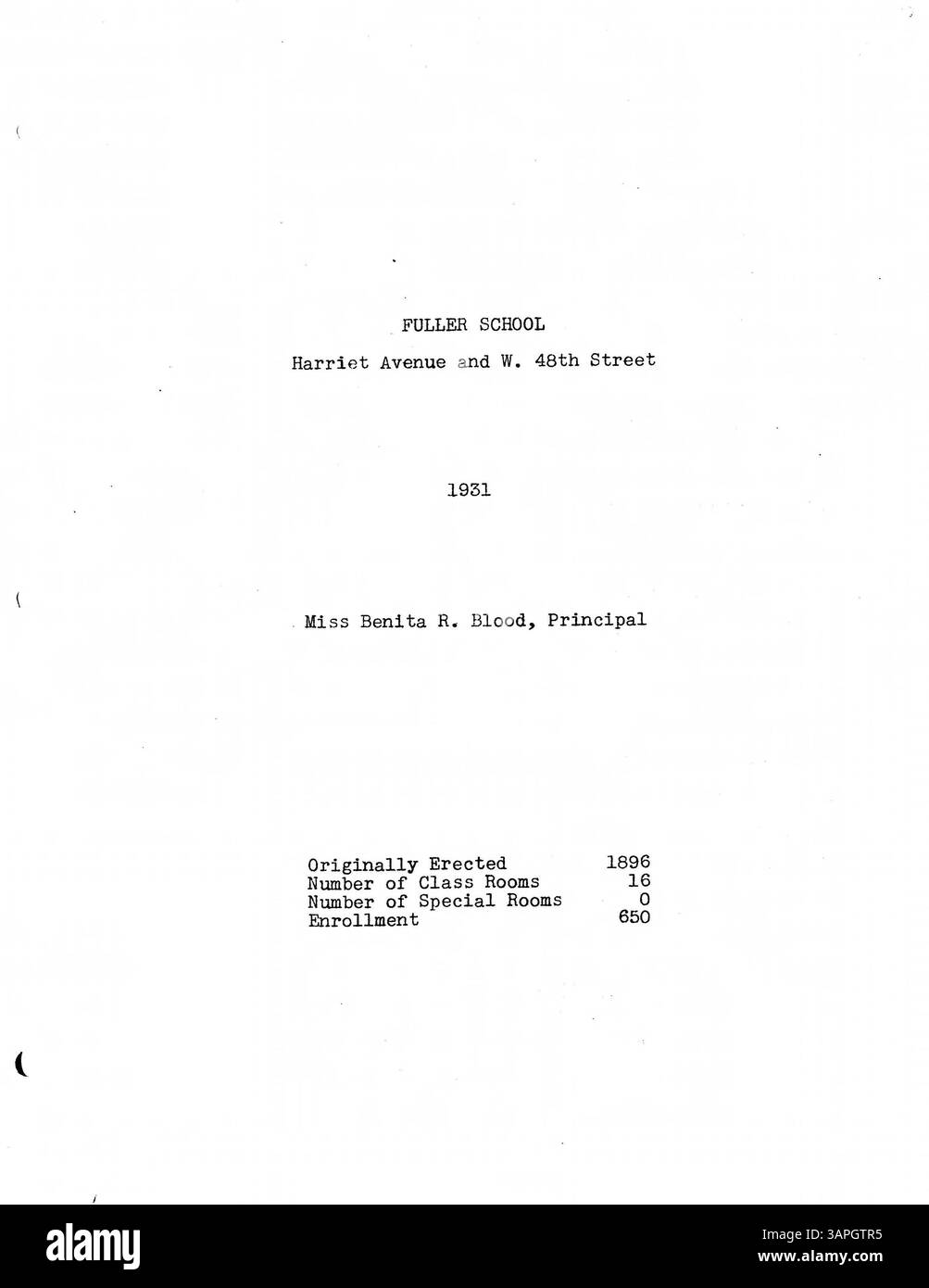 Der Fire Protection Engineering Report vom 23. Februar 1933 enthält Inspektionsergebnisse für die Grundstücke der Minneapolis Public Schools. Sie enthält Berichte über die Feuerversicherung, die Baugeschichte, Schulpläne und Fotos für jedes Gebäude. Der Bericht befasst sich auch mit dem Bau von vier neuen Schulen nach 1931: Folwell, Ramsey, Sheridan und Miller Vocational, mit Innenfotos im Anhang. Stockfoto