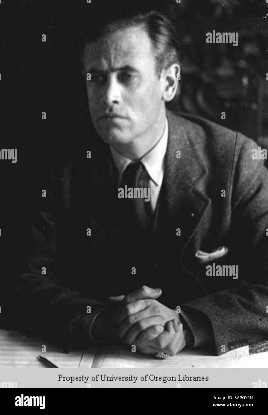 John Jacob Niles, ein amerikanischer Volksmusiker, war bekannt für seine Beiträge zur traditionellen Musik der Appalachen. Seine Arbeit als Sänger und Sammler von Volksliedern hat nachhaltig Einfluss auf die Volksmusikszene genommen. Stockfoto