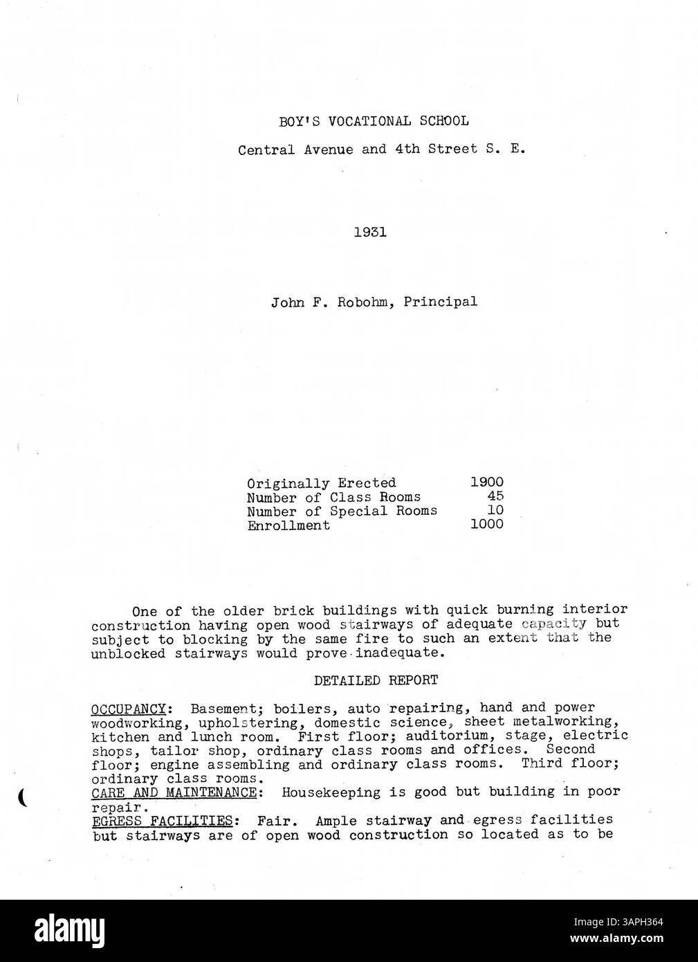 Dieser Bericht aus dem Jahr 1933 umfasst Brandschutzinspektionen für öffentliche Schulen in Minneapolis, die vom General Inspection Bureau durchgeführt werden. Sie liefert Berichte über die Feuerversicherung, Gebäudegeschichte, Pläne und Fotos für jedes Schulgebäude. Vier neue Schulen, die nach 1931 gebaut wurden – Folwell, Ramsey, Sheridan und Miller Vocational – sind ebenfalls enthalten. Einige Innenaufnahmen sind im Anhang zu finden. Stockfoto