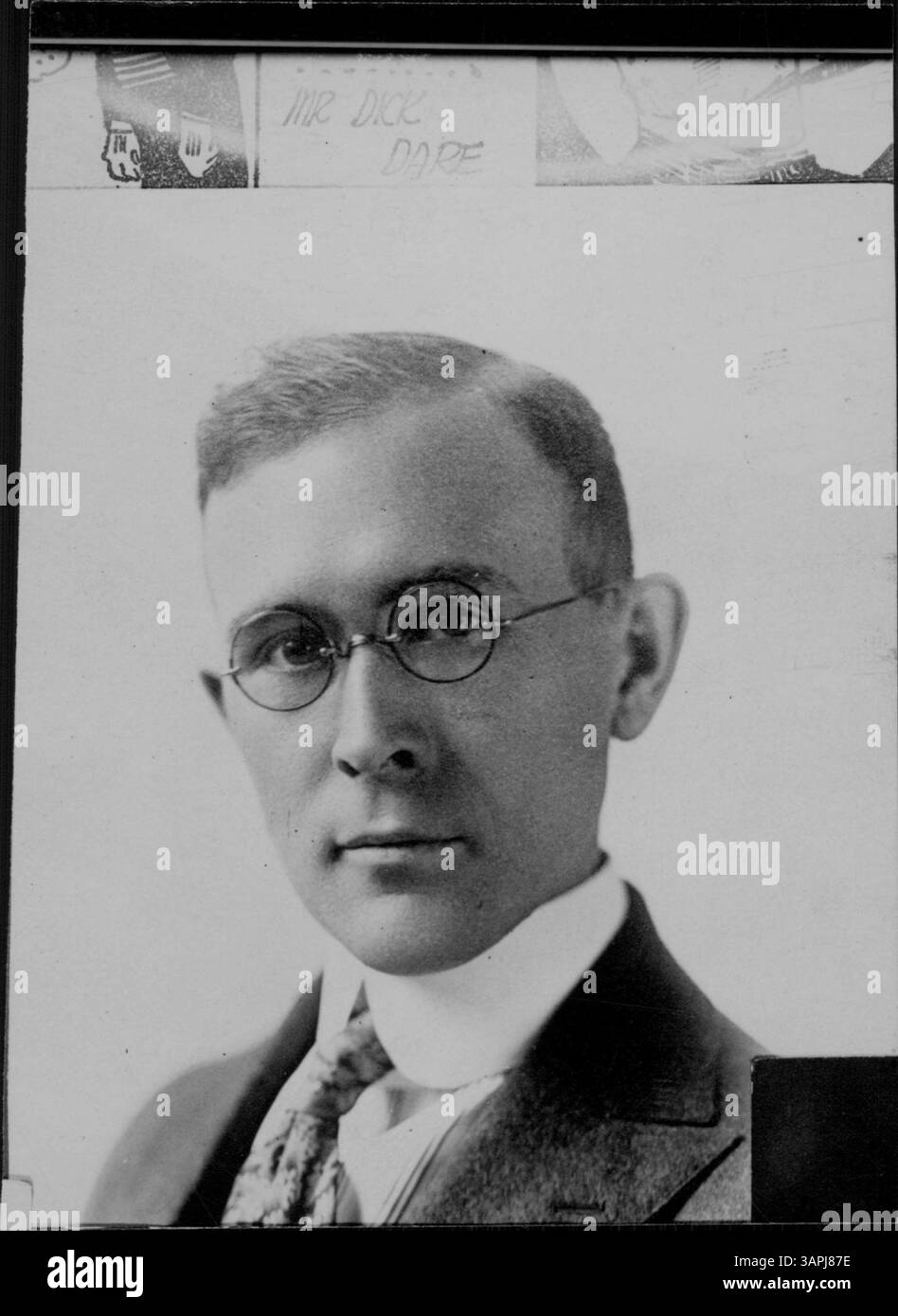 James A. Murphy ist Assistenzkassierer bei der First National Bank im Hennepin County und arbeitet in der Bankenbranche. Stockfoto