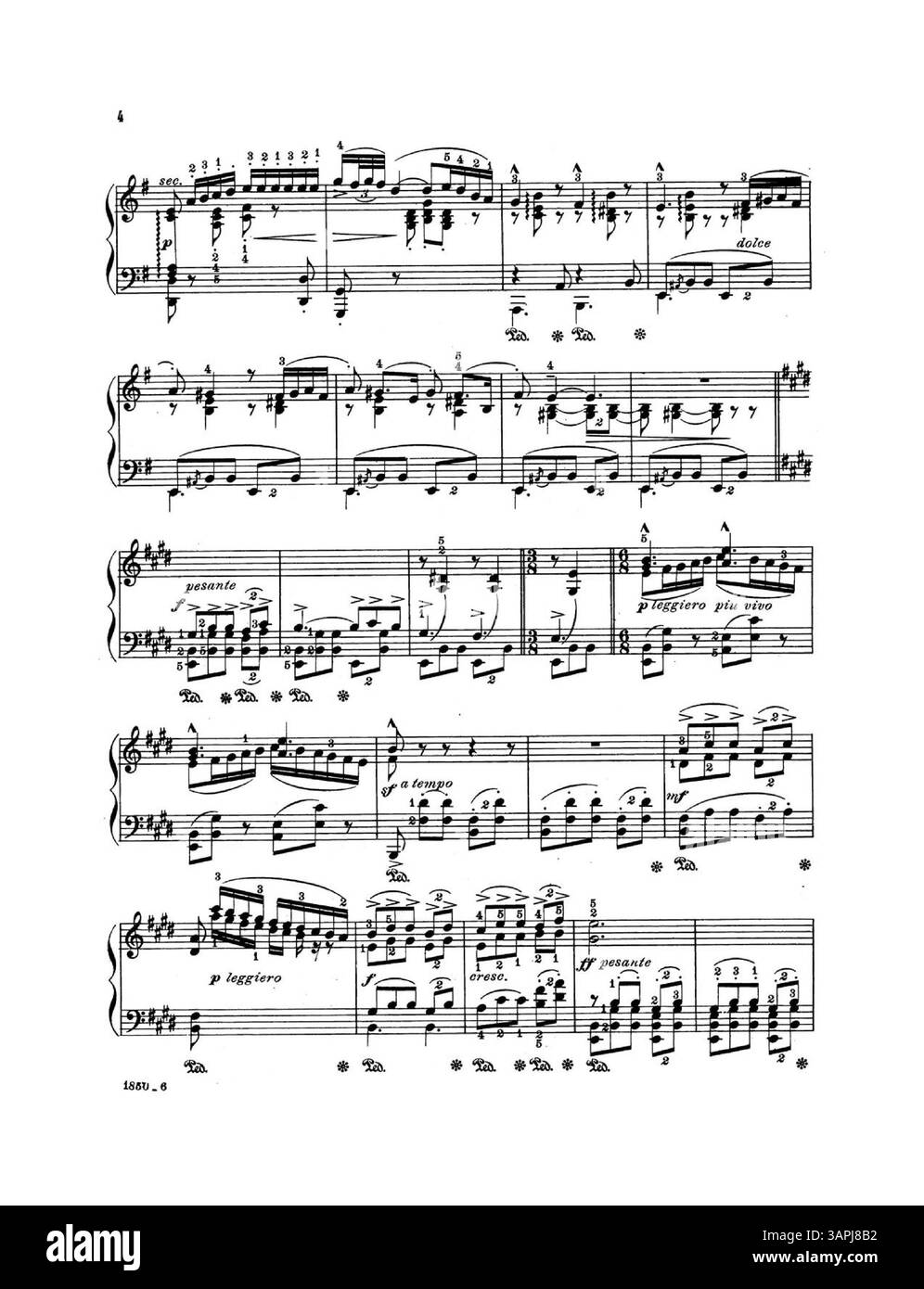 Diese „Century Edition“-Notenschrift aus Serie III enthält ausländische Kompositionen, die von M. Greenwald herausgegeben wurden. Auf der Rückseite befindet sich eine Musikanzeige für „5 neue Favoriten im Salon“. Stockfoto