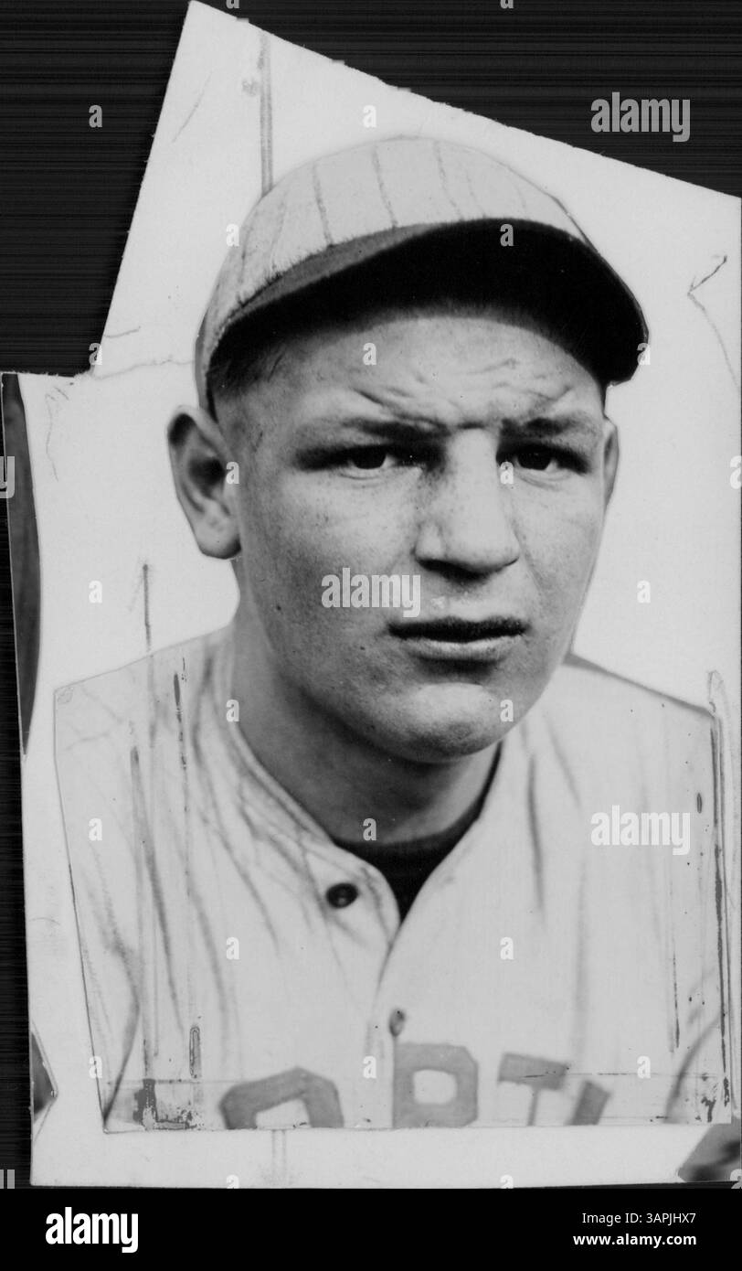 Dud Langford ist Mitglied des Baseballteams an der North High School, wie in der Hennepin County Library dokumentiert. Stockfoto