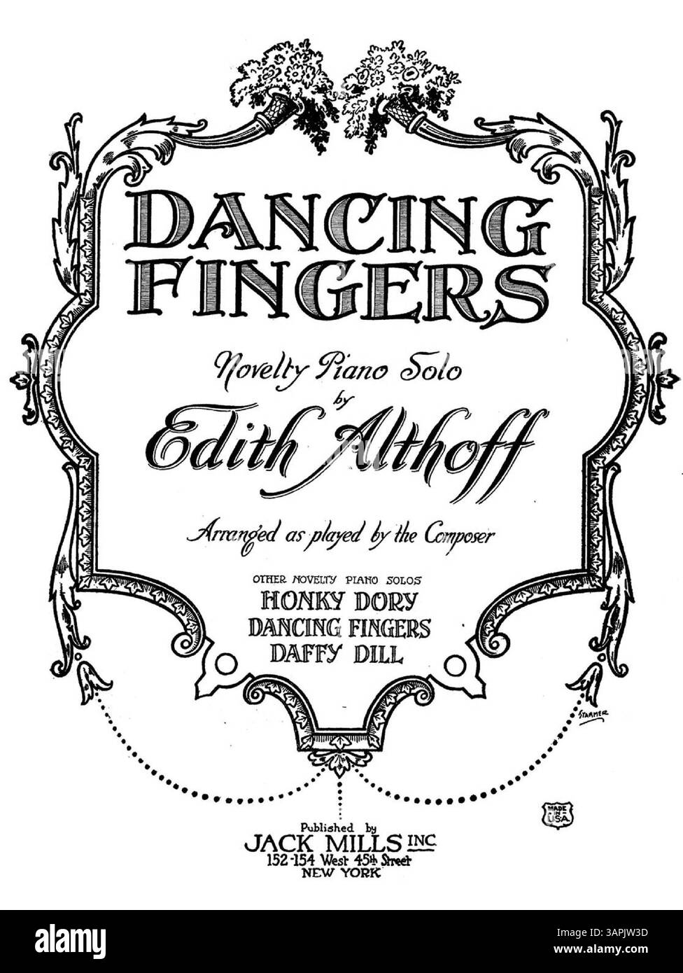 Das Dokument enthält Werbung für Lieder, die von Jack Mills Inc. Veröffentlicht wurden Das Cover zeigt „andere neue Piano-Soli“, darunter „Honky Dory“, „Dancing Fingers“ und „Daffy Dill“. Werbung für Songs wie „Syncopatin“ The Scales“ von Arthur Schutt und „Beautiful Eastern Star“ von Billy James sind ebenfalls auf verschiedenen Seiten enthalten. Stockfoto