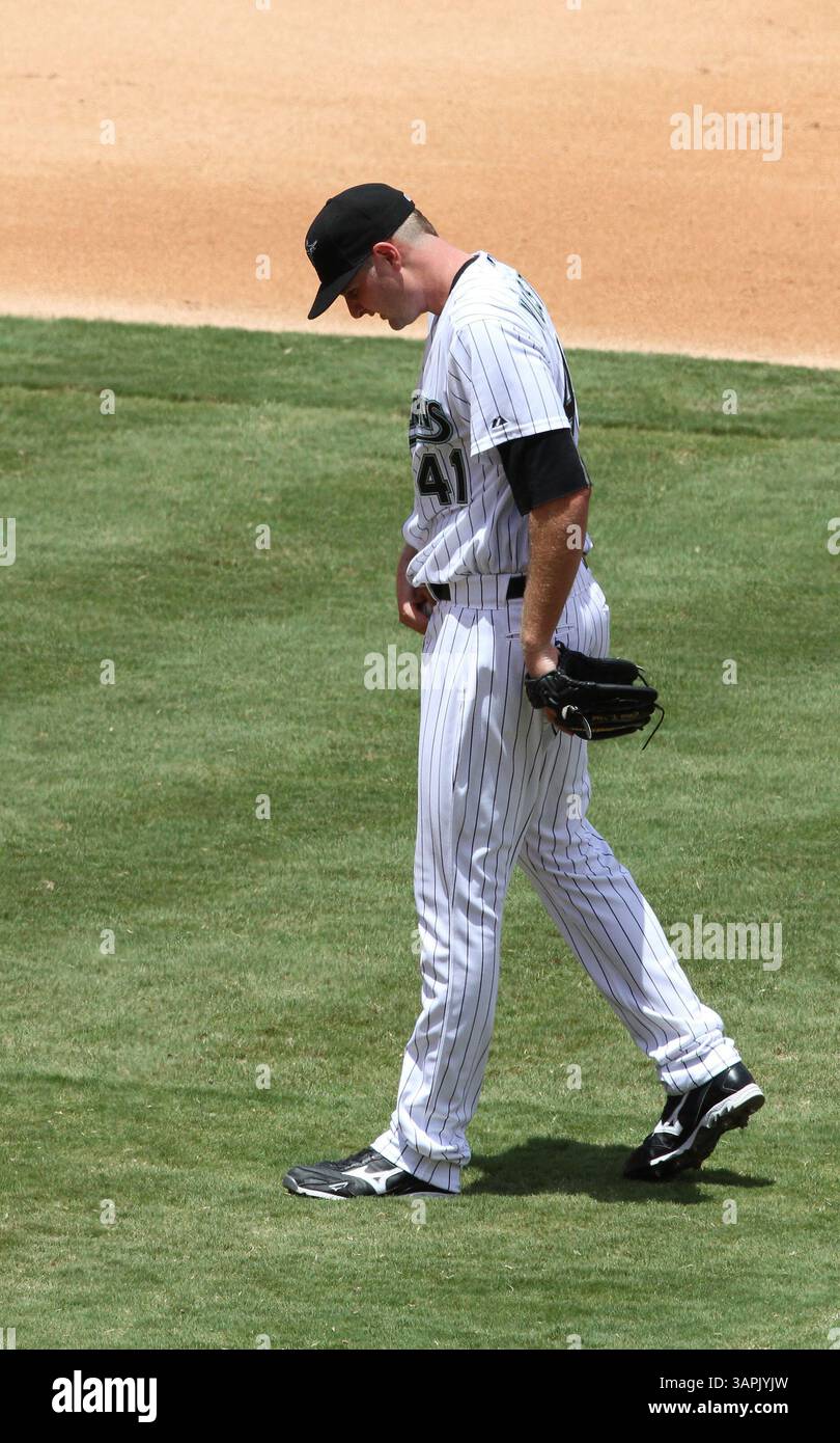 14. August 2011 - Miami Gardens, FL, USA - Florida Marlins-Starterin Chris Volstad gab drei Homers an die San Francisco Giants bei seinem ersten Start von Triple-A in Miami Gardens, Florida, am Sonntag, den 14. August 2011. Die Giants besiegten die Marlins mit 5:2. (Abbildung: © Robert Mayer/Sun Sentinel/MCT/ZUMAPRESS.com) Stockfoto