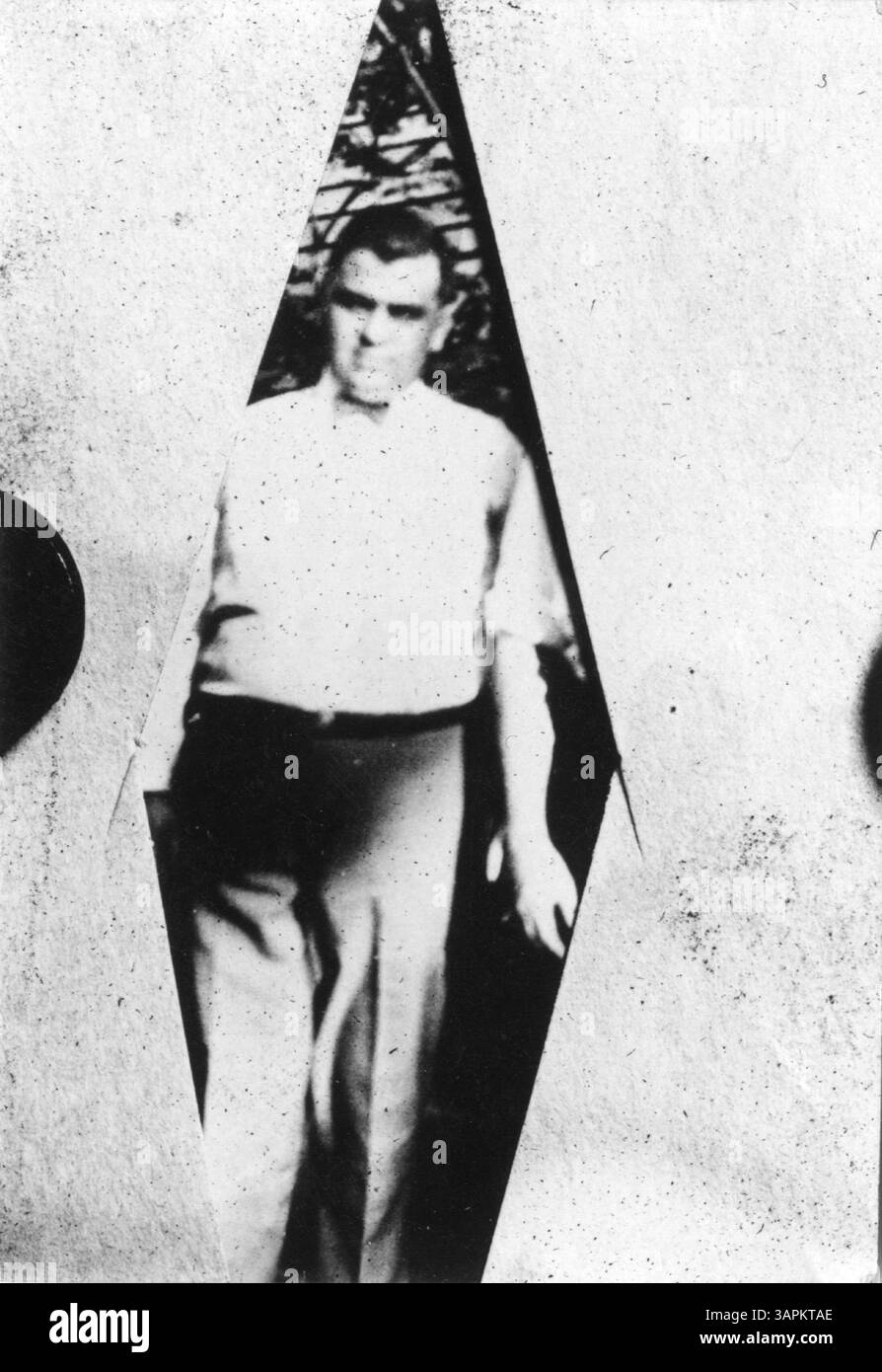 Russell A. Johnson wurde wegen Fälschung verurteilt, einer Straftat, die die illegale Änderung von Dokumenten beinhaltet, laut Aufzeichnungen der Hennepin County Library. Stockfoto