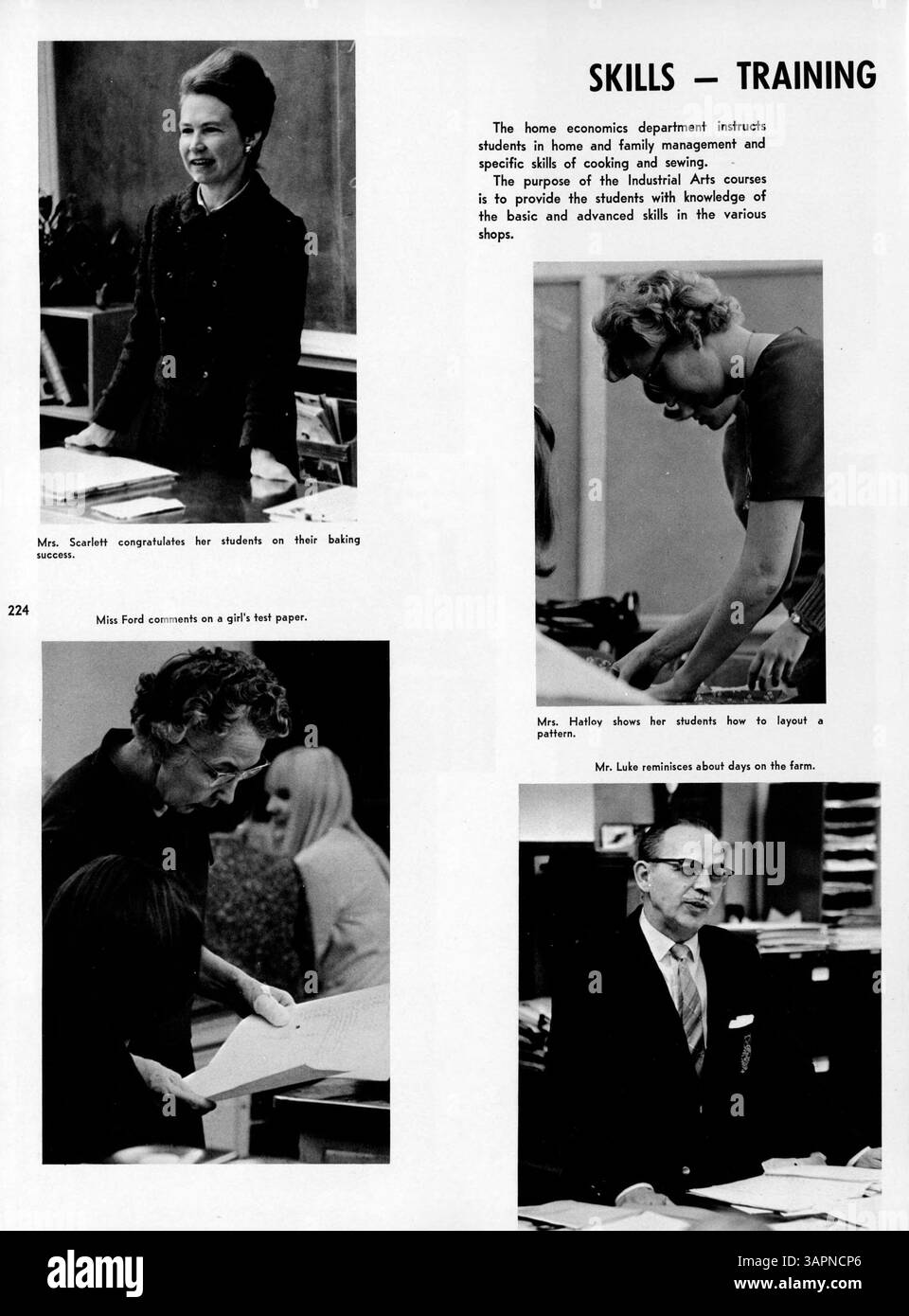 Das Sagamore Jahrbuch der Roosevelt High School zeichnet die bedeutenden Momente aus dem Schuljahr 1965-1966 auf, darunter das Leben der Schüler, die Lehrkräfte, den Sport und die afroamerikanische Erfahrung. Stockfoto
