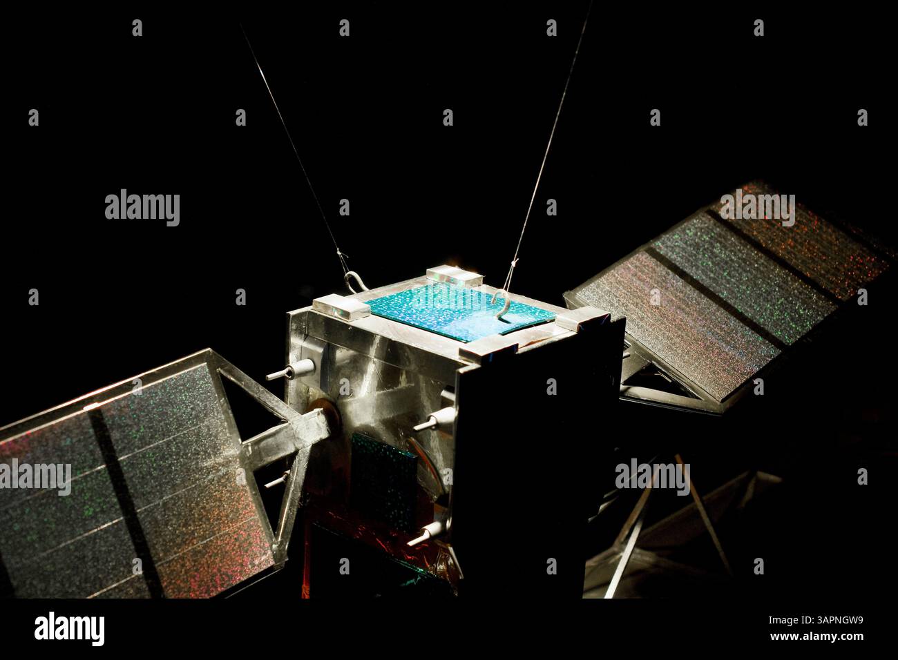 Ein thailändisches Kommunikationssatellitenmodell in Nahaufnahme im Bangkok Planetarium. Stockfoto