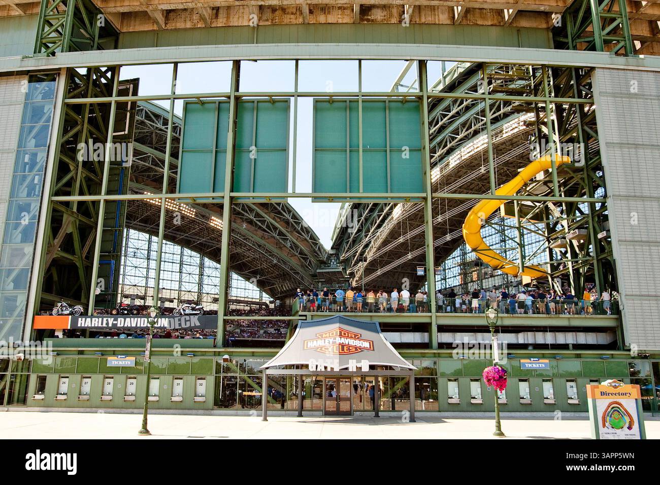 August 2011 - Milwaukee, WI. Miller Park Miller Park Milwaukee Brewers Lost the Los Angeles Dodgers 1-5. Mike McGinnis / CSM(Credit Image: © Mike McGinnis/Cal Sport Media/ZUMAPRESS.com) Stockfoto