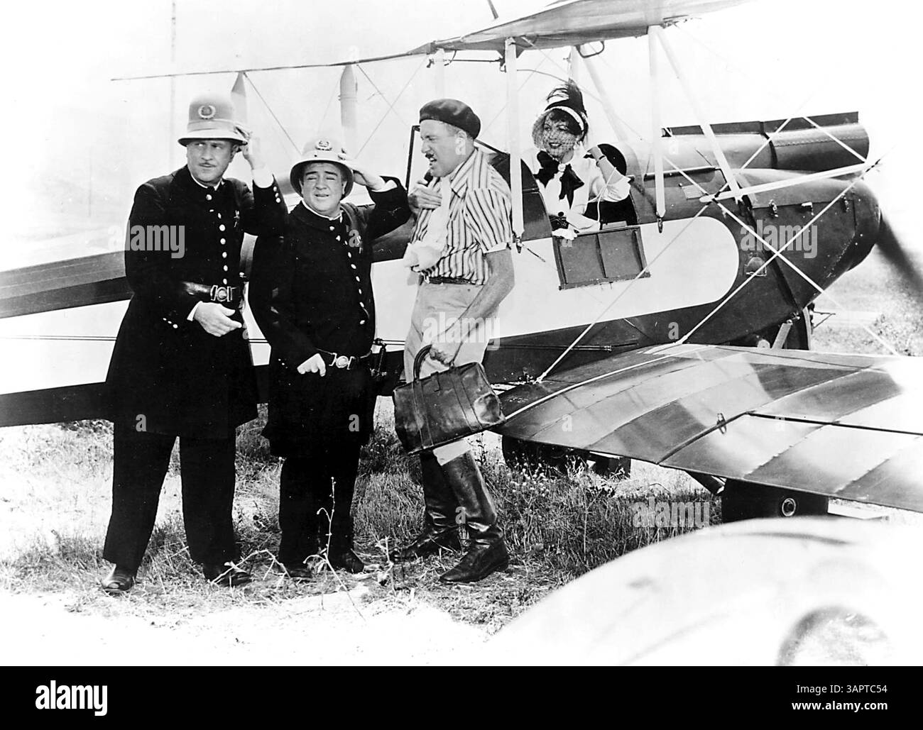 Januar 2011 - „ABBOTT UND COSTELLO TREFFEN DIE KEYSTONE KOPS“.K15110LL.Â BEREITGESTELLT VON (Credit Image: © Globe Photos/ZUMAPRESS.com) Stockfoto