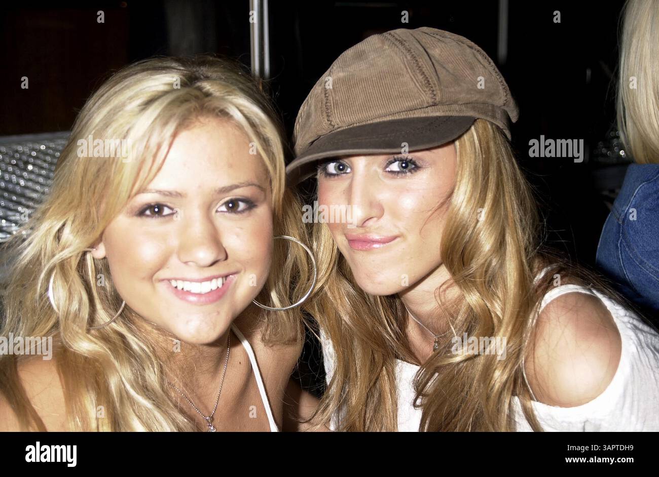 1. JANUAR 2011 - K26220JKRON SD0917.POP-GRUPPE ''KEINE GEHEIMNISSE''. ERINNERT AN DEN ERSTEN PLATZ DER BILLBOARD-ZEITSCHRIFT „HEATSEEKERS“. PLANET HOLLYWOOD TIMES SQUARE/NYC. JOHN KRONDES/ 2002.ANGEL UND CARLY(Bild: © Globe Photos/ZUMAPRESS.com) Stockfoto