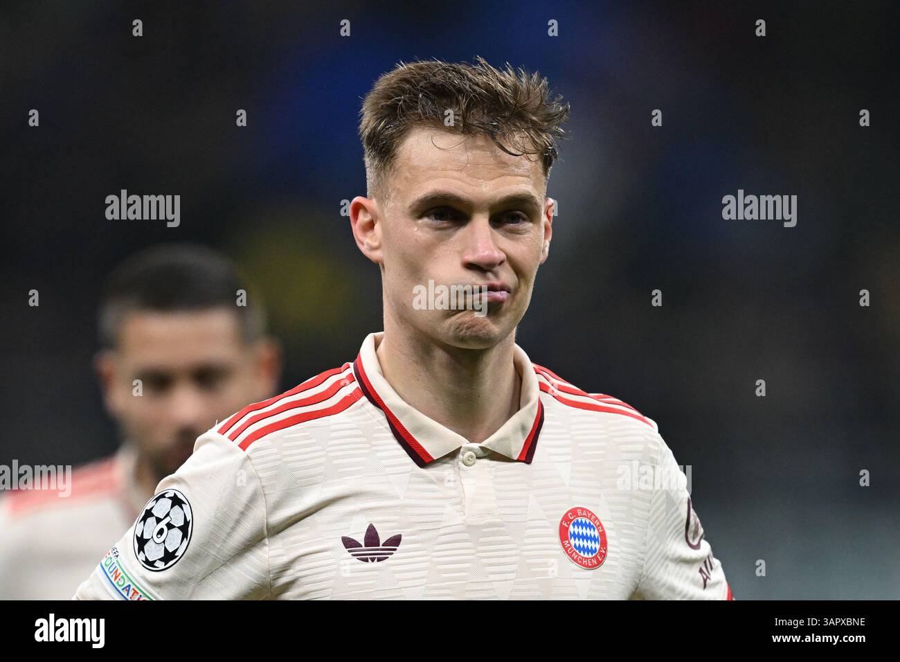 Mailand, Italien. April 2025. Fußball: Champions League, Inter Mailand - Bayern München, K.-o.-Runde, Viertelfinale, zweites Leg im Stadio Giuseppe Meazza, Münchner Joshua Kimmich reagiert nach dem Spiel. Quelle: Sven Hoppe/dpa/Alamy Live News Stockfoto
