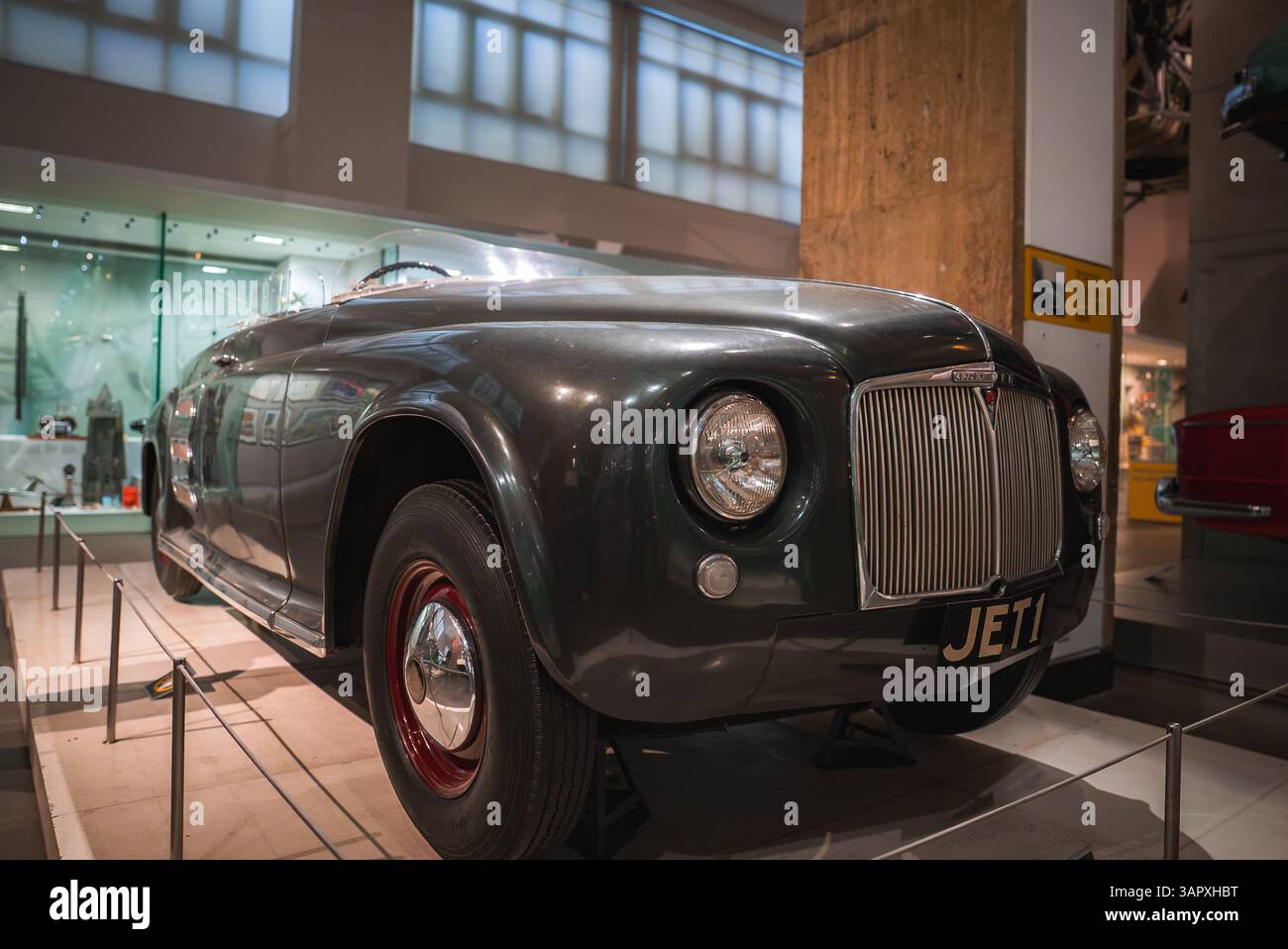 Oldtimer mit KENNZEICHENJET 1 in der Museumsausstellung in London Stockfoto