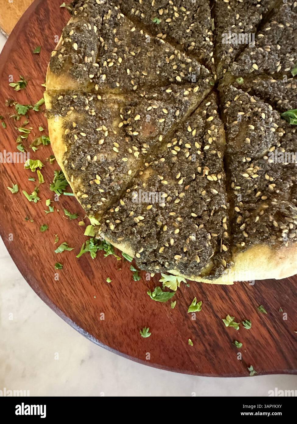 ZA'atar Flatbread - Smartphone-aufgenommenes Stockfoto