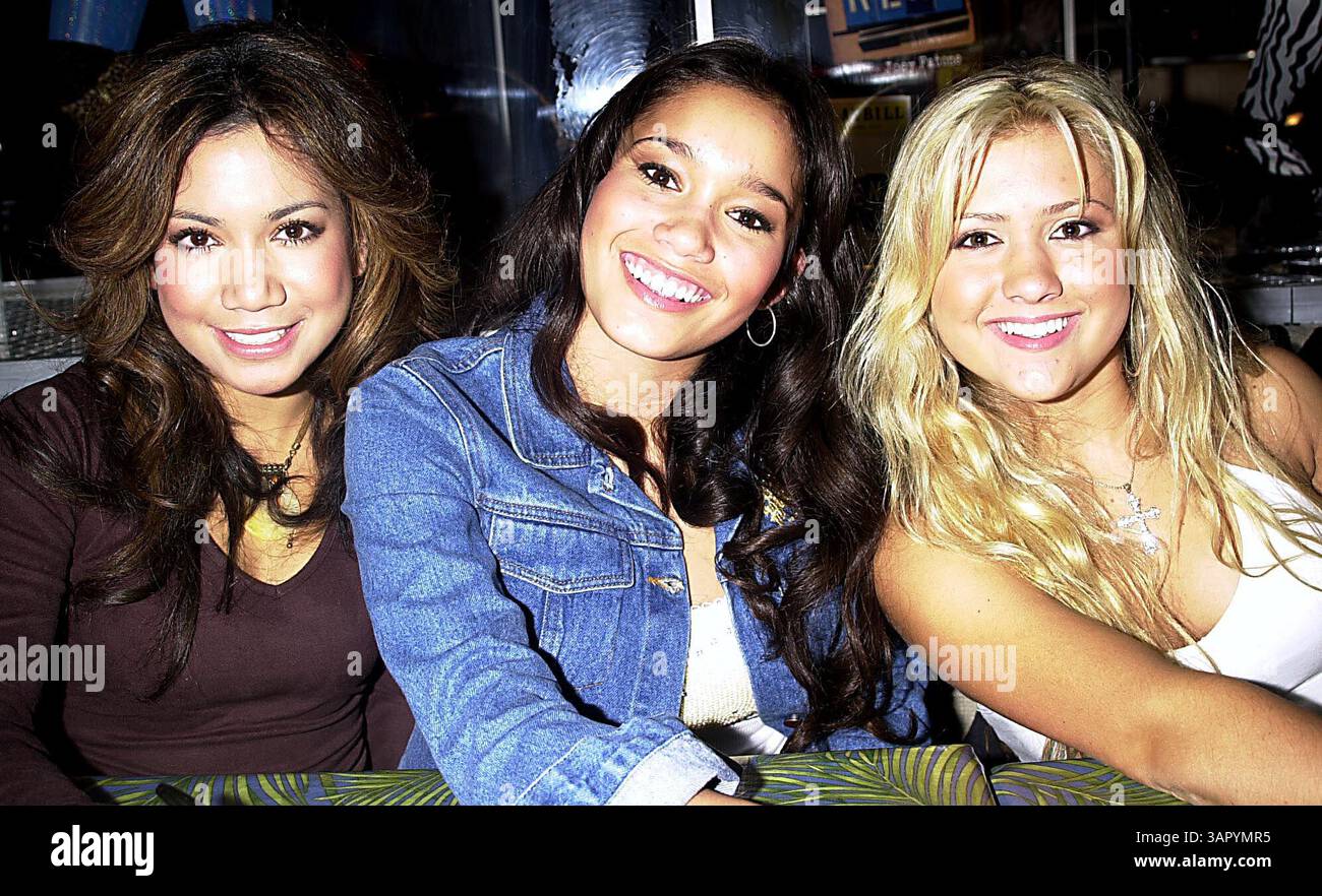 1. JANUAR 2011 - K26220JKRON SD0917.POP-GRUPPE ''KEINE GEHEIMNISSE''. ERINNERT AN DEN ERSTEN PLATZ DER BILLBOARD-ZEITSCHRIFT „HEATSEEKERS“. PLANET HOLLYWOOD TIMES SQUARE/NYC. JOHN KRONDES/ 2002(Bild: © Globe Photos/ZUMAPRESS.com) Stockfoto