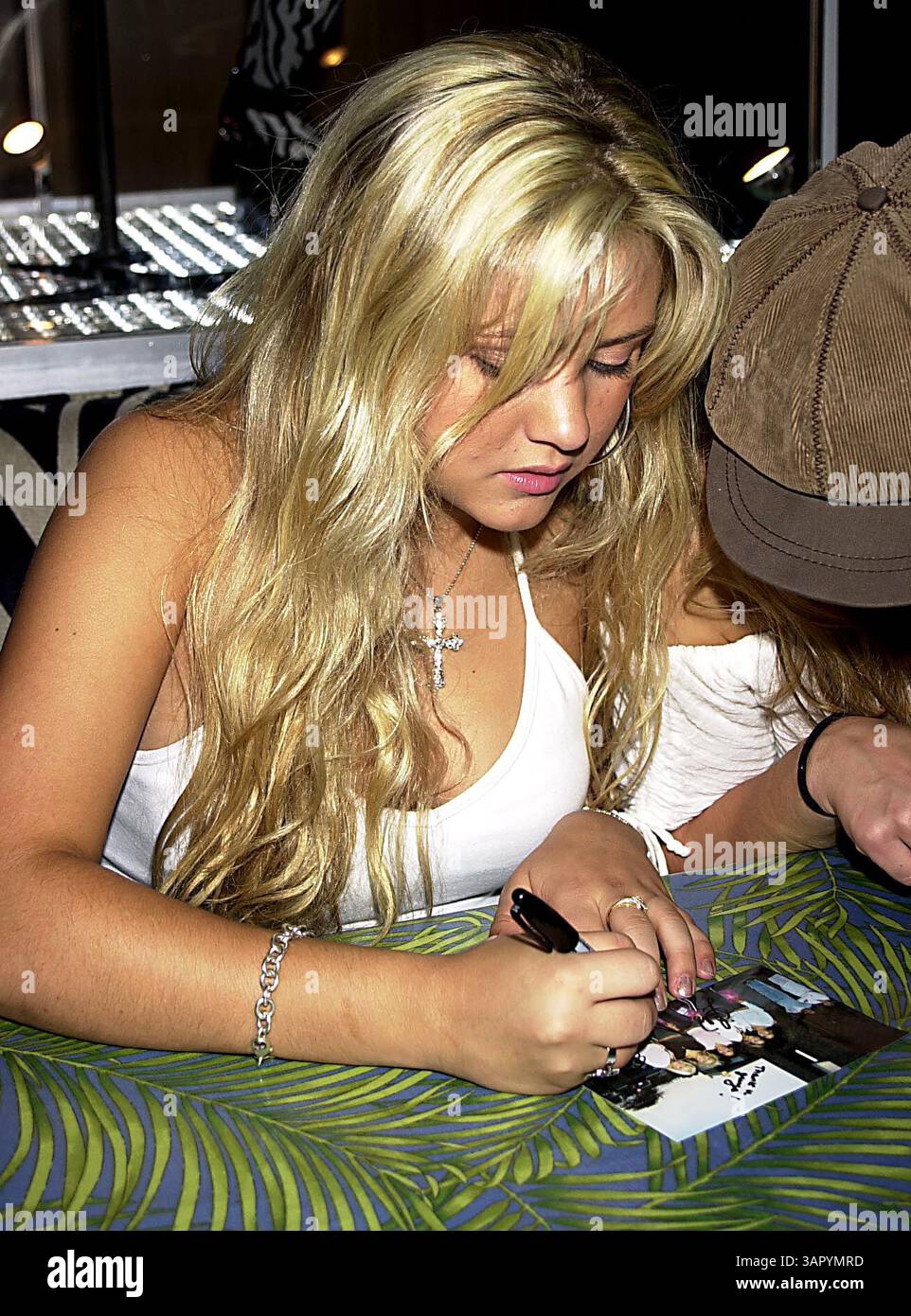 1. JANUAR 2011 - K26220JKRON SD0917.POP-GRUPPE ''KEINE GEHEIMNISSE''. ERINNERT AN DEN ERSTEN PLATZ DER BILLBOARD-ZEITSCHRIFT „HEATSEEKERS“. PLANET HOLLYWOOD TIMES SQUARE/NYC. JOHN KRONDES/ 2002(Bild: © Globe Photos/ZUMAPRESS.com) Stockfoto