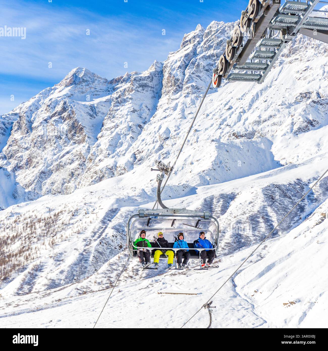 BREUIL-CERVINIA, ITALIEN - 13. DEZEMBER 2024. Blick auf Monte Cervino (Matterhorn) Breuil-Cervinia, Aostatal. Stockfoto