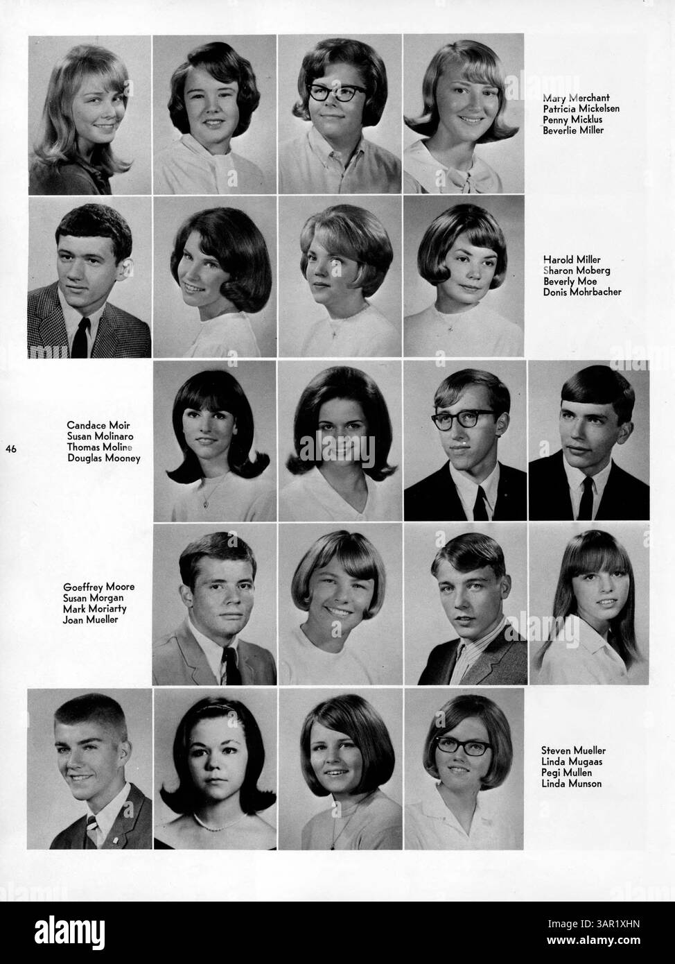 Die 1966 erschienene Ausgabe des Roosevelt Yearbook, Sagamore, dokumentiert die Aktivitäten, Errungenschaften und Menschen der Roosevelt High School während des Schuljahres 1965-1966 mit einem Schwerpunkt auf der afroamerikanischen Geschichte und deren Auswirkungen in der Schulgemeinschaft. Stockfoto