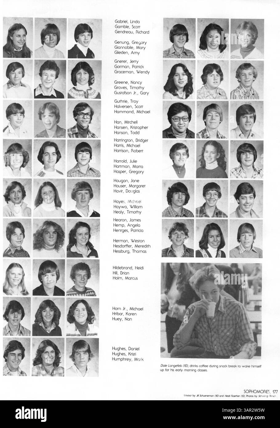 Dieses Jahr dokumentiert die Schüler, Lehrer, Vereine, Leichtathletik und andere Veranstaltungen des Schuljahres 1980-1981 an der Edina West High School. Stockfoto