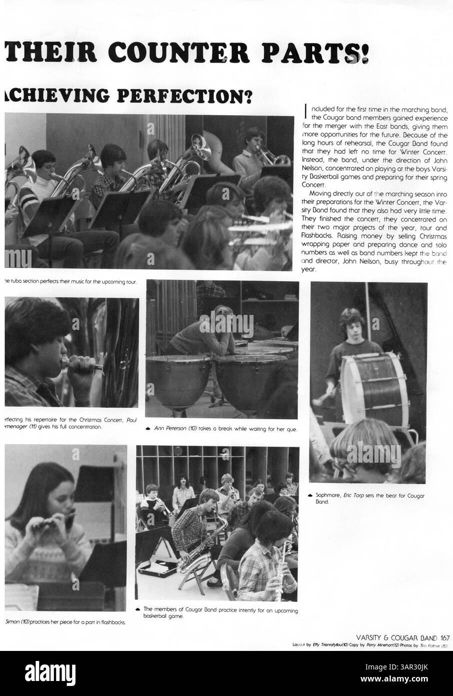 Das Jahrbuch „Windigo“ 1981 der Edina West High School zeigt die akademischen, sozialen und sportlichen Aktivitäten des Schuljahres 1980-1981 und dokumentiert die Beteiligung der Schüler und Veranstaltungen. Stockfoto