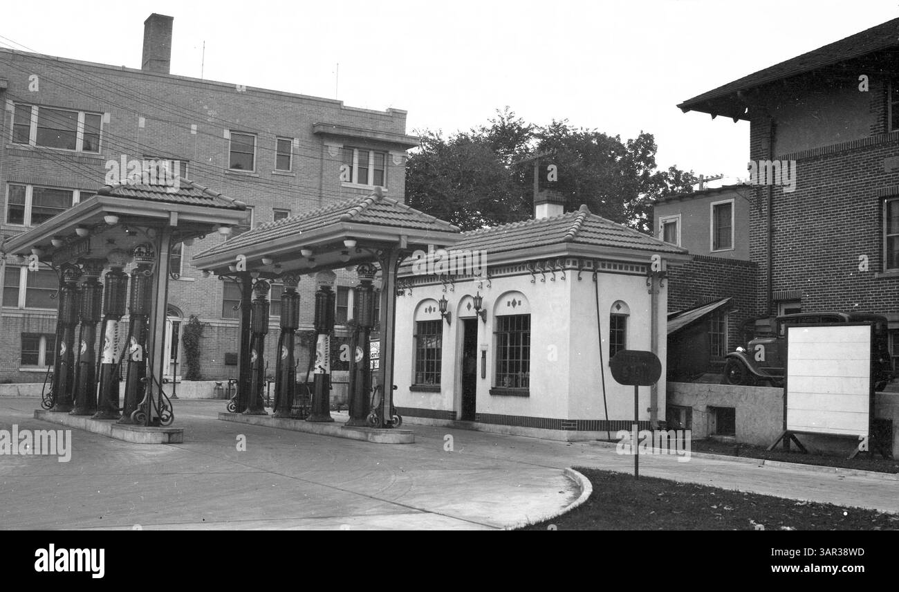 Red Crown Benzoline, eine historische Marke, war ein wichtiger Teil der Kraftstoffindustrie des frühen 20. Jahrhunderts, bekannt für ihre Vermarktung und ihren Vertrieb. Stockfoto