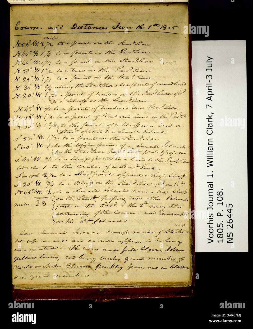 Dieser Eintrag aus der Clark Family Collection, Band 1, Voorhis Journal No. 1, zeichnet den Kurs und die Distanzen für den 1. Juni 1805 auf. Es bietet Einblicke in die frühen amerikanischen Entdeckungen und die Rolle der Clark-Familie bei der Kartierung und Dokumentation der Reise. Das Dokument wurde von der Missouri Historical Society aufbewahrt. Stockfoto