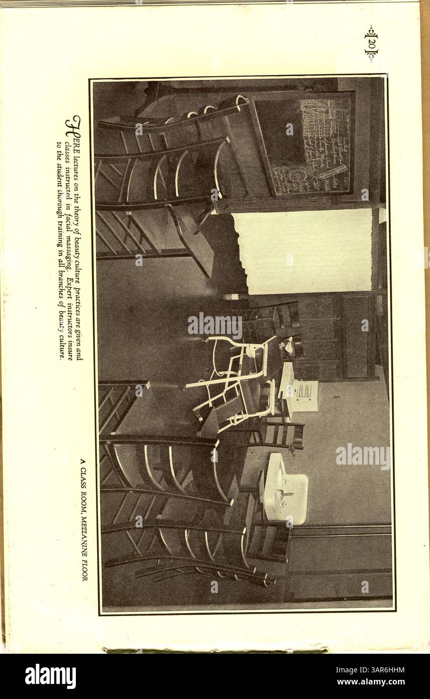 Das Heft der Missouri Historical Society präsentiert die Geschichte des Poro College anhand von Illustrationen, detailliert über die Einrichtungen und Studenten und bietet einen historischen Kontext für seine pädagogische Rolle. Stockfoto