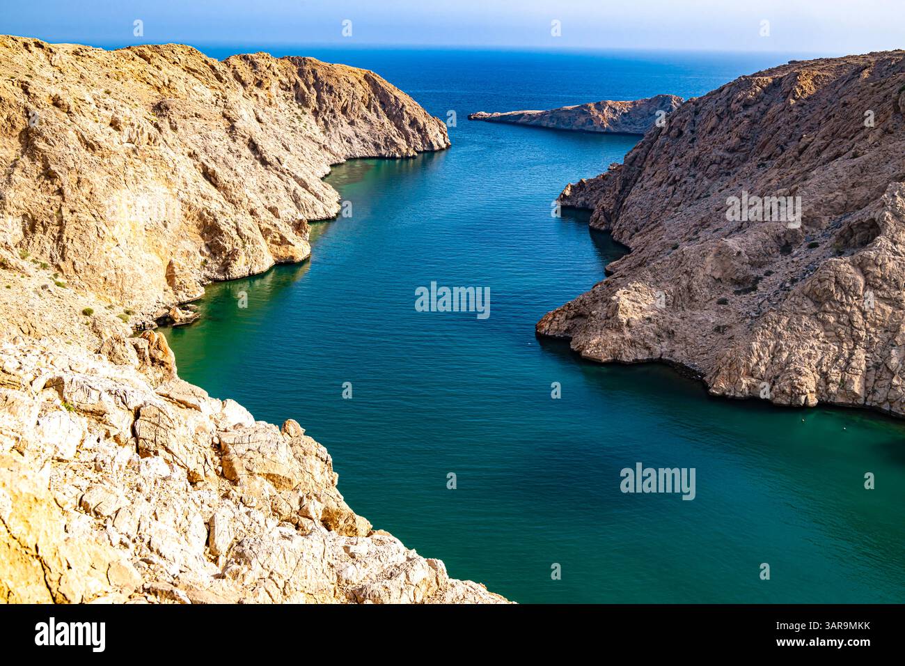 Blick auf die Yenkit Bay in Maskat Governorate, Oman Stockfoto