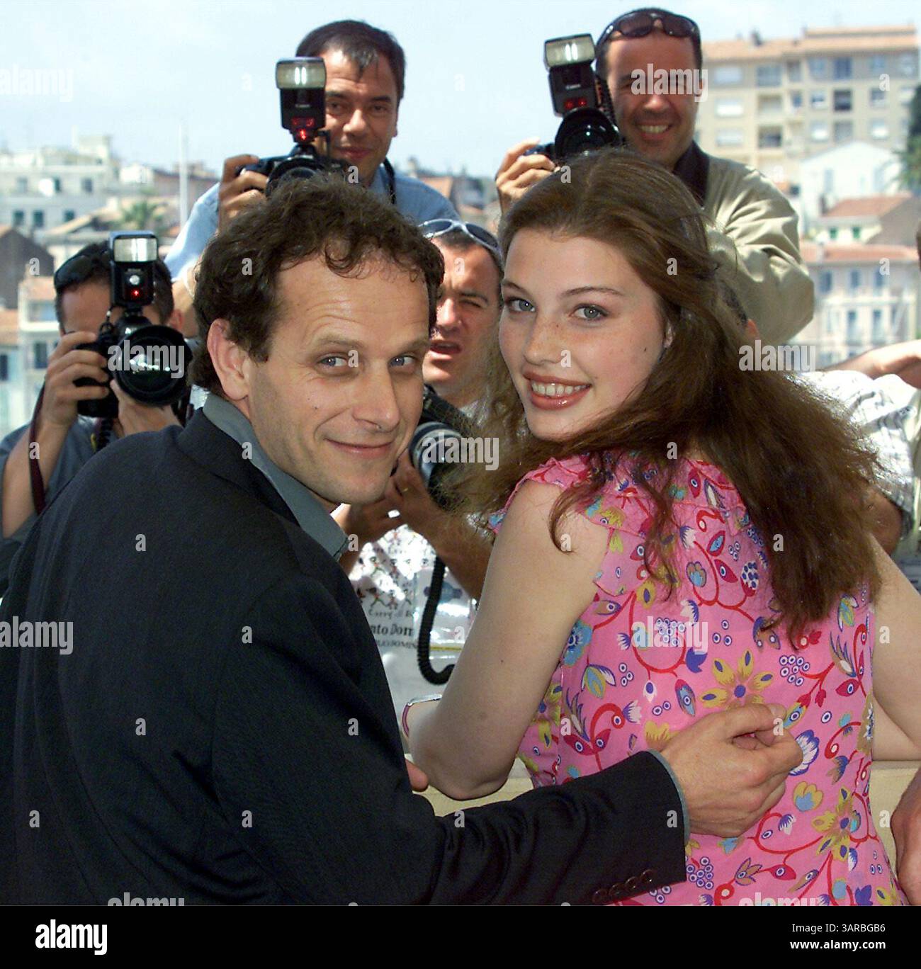 Mai 2000; Cannes, Frankreich; NUR NORDAMERIKANISCHE VERKÄUFE! CHARLES BERLING & JESSICA PARE (STAR) bei den Filmfestspielen von Cannes. Stockfoto